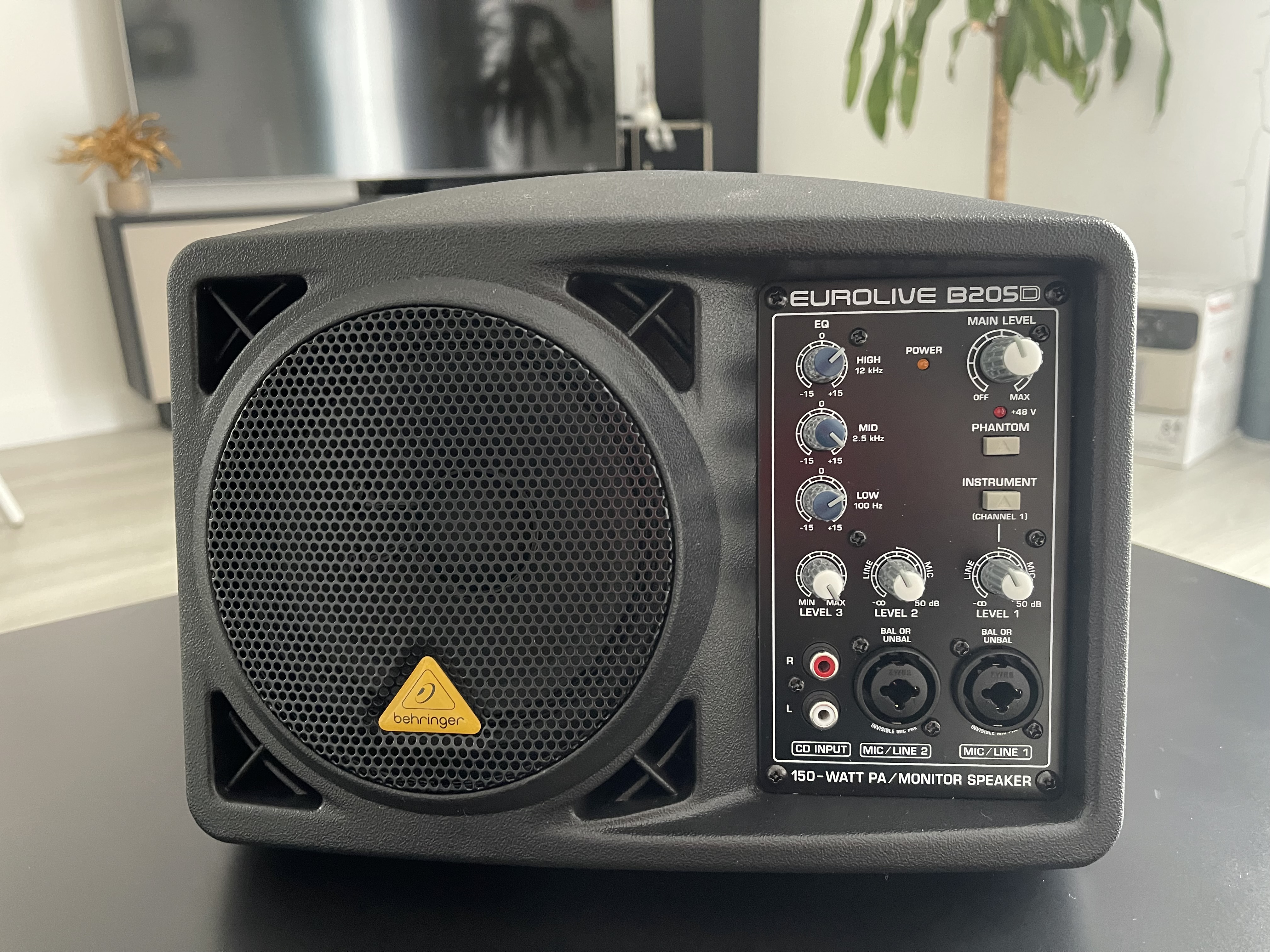 Enceinte active Behringer Eurolive B205D – Neuve