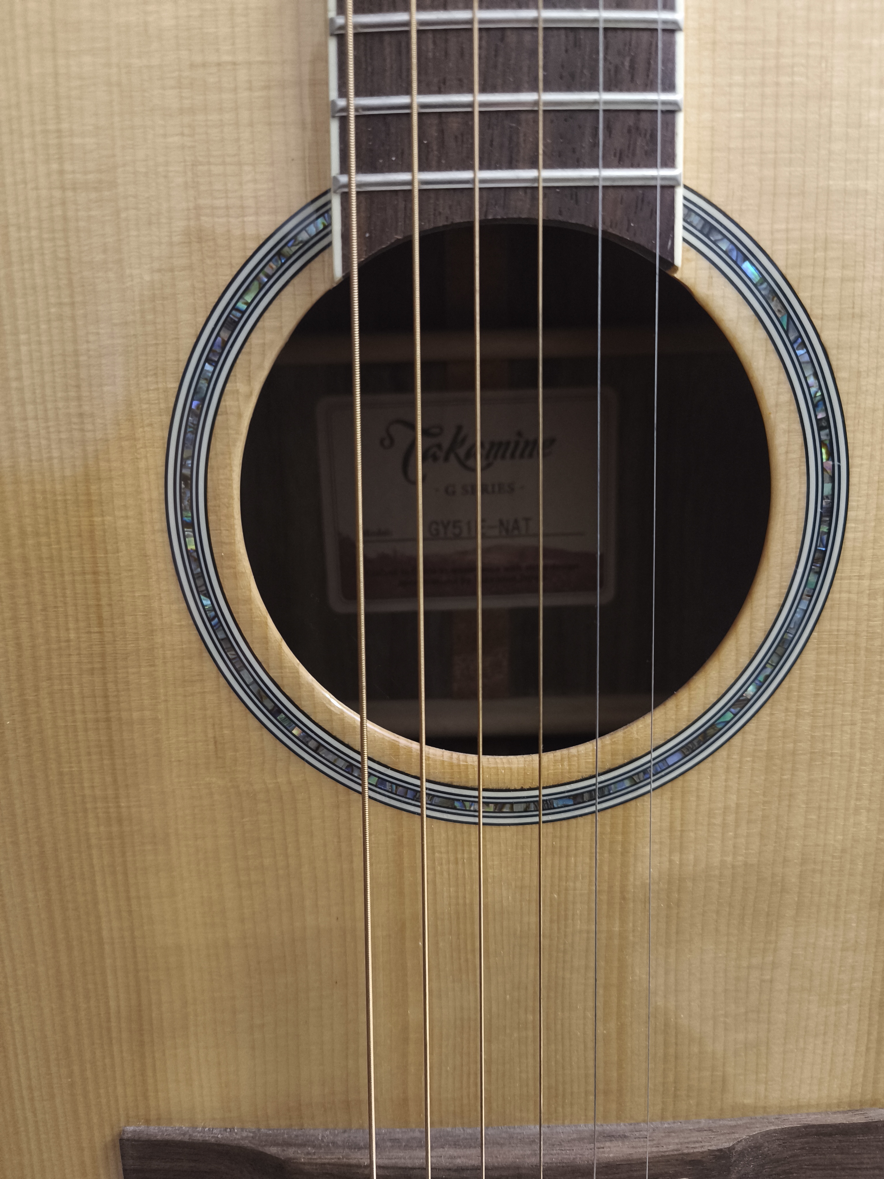 Vend guitare takamine GY51E-NAT 