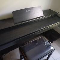 Piano numérique Thomann DP-32 B avec banc de piano