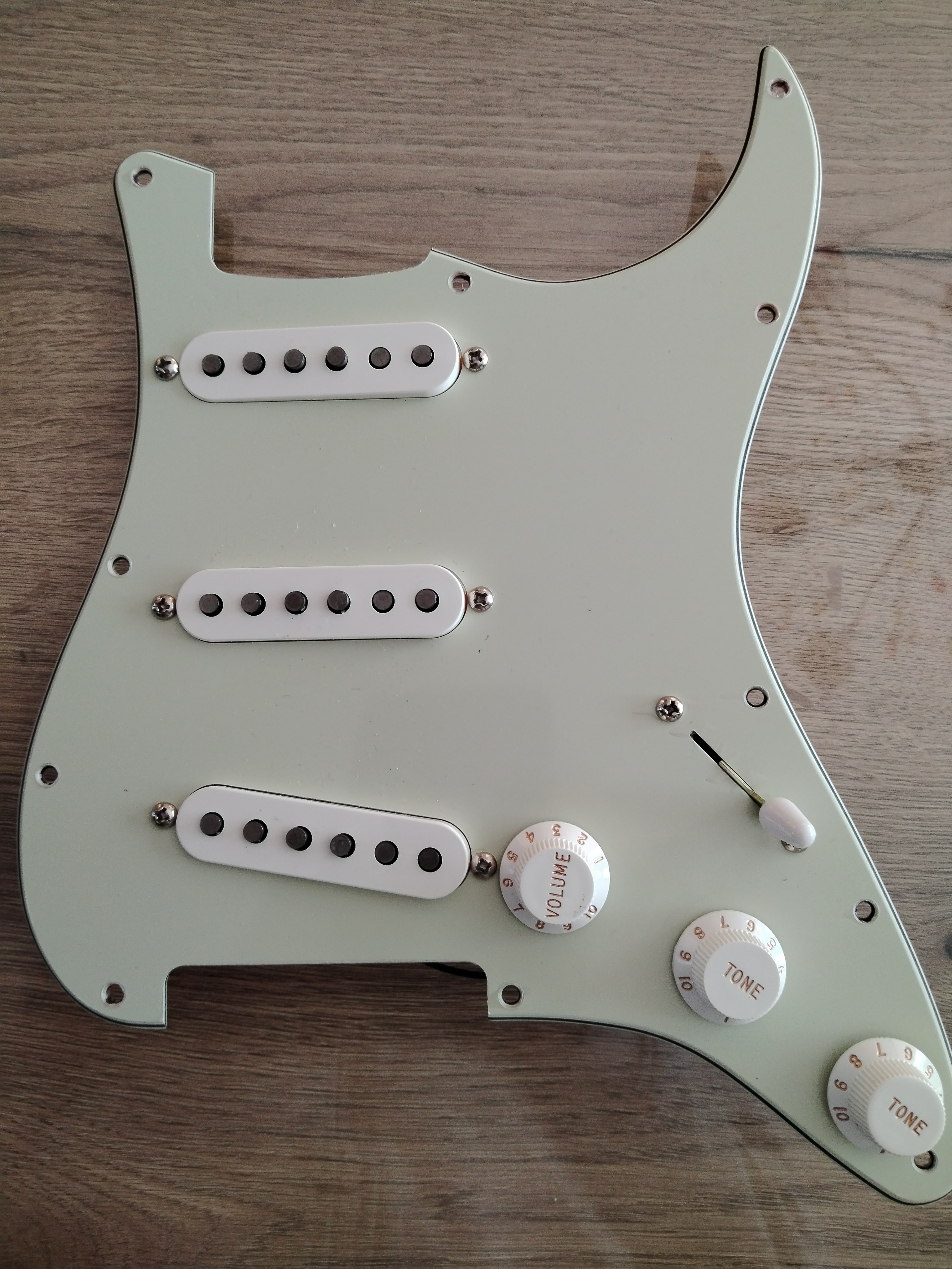 Pickguard pré-cablé avec micros cs 69 (Neuf)