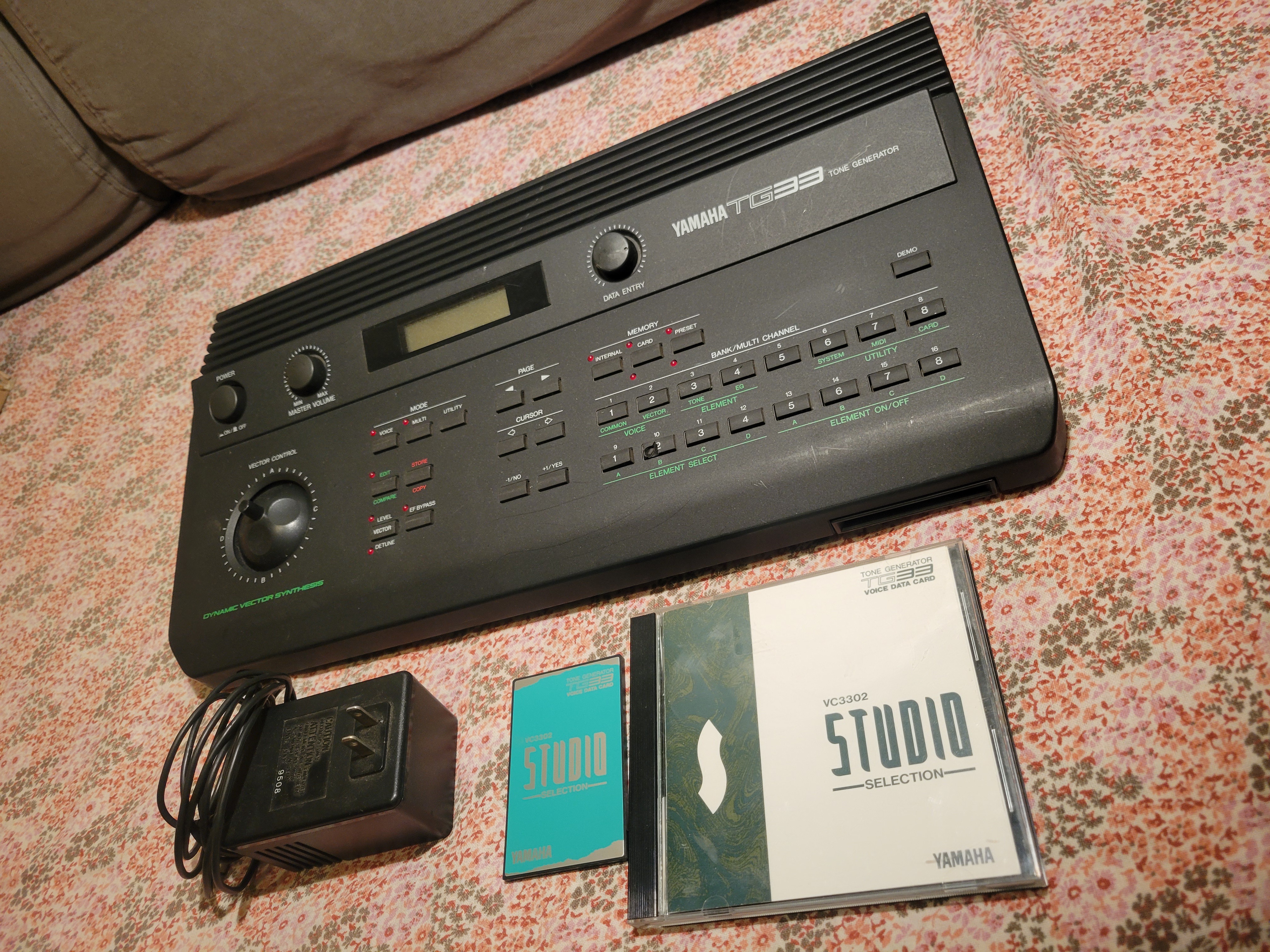 Yamaha TG33 (62492)