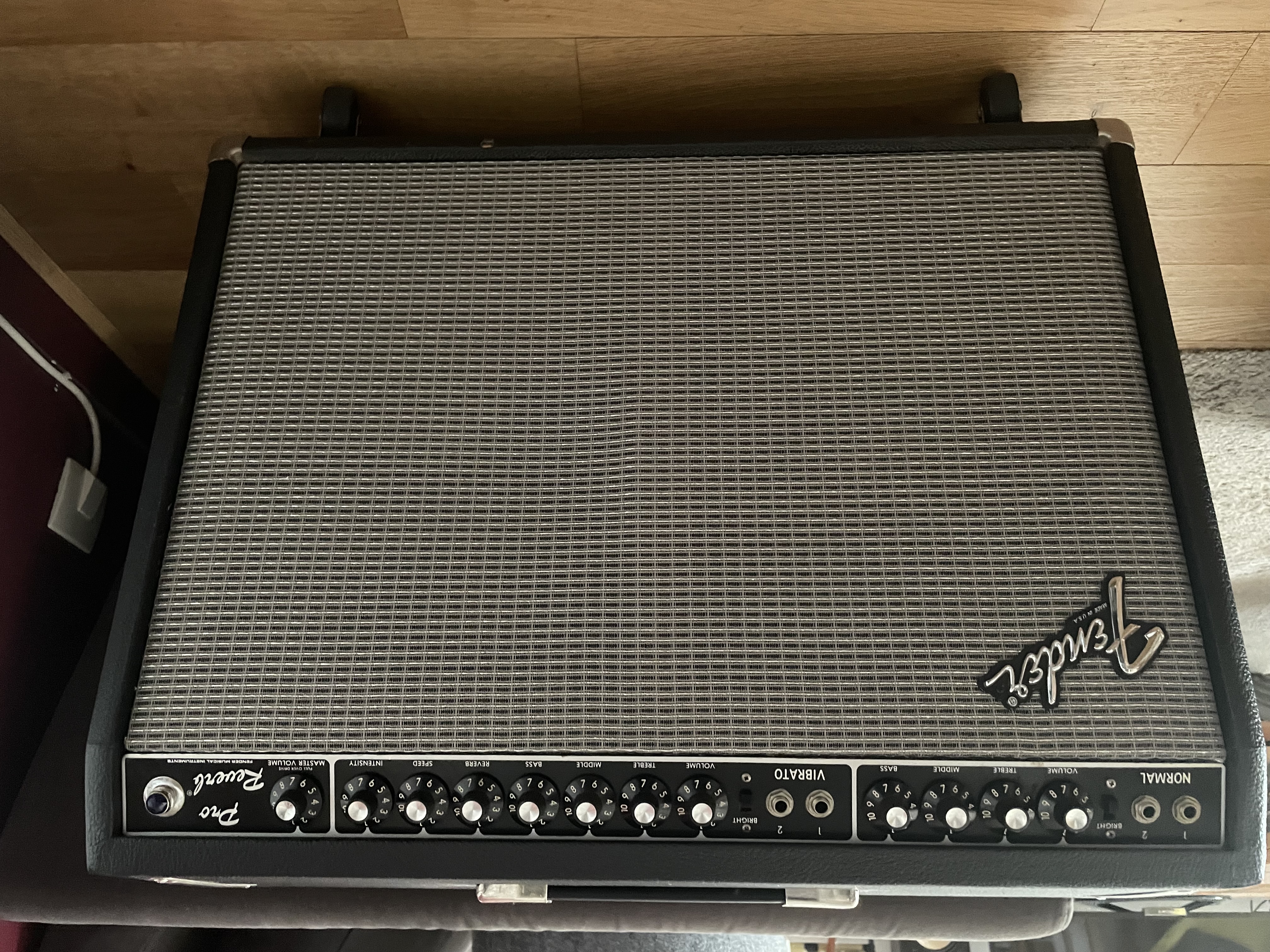 FENDER PRO REVERB VINTAGE 1981