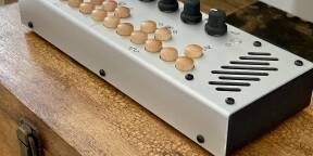 Vends Critter & Guitari Pocket Piano MIDI 201