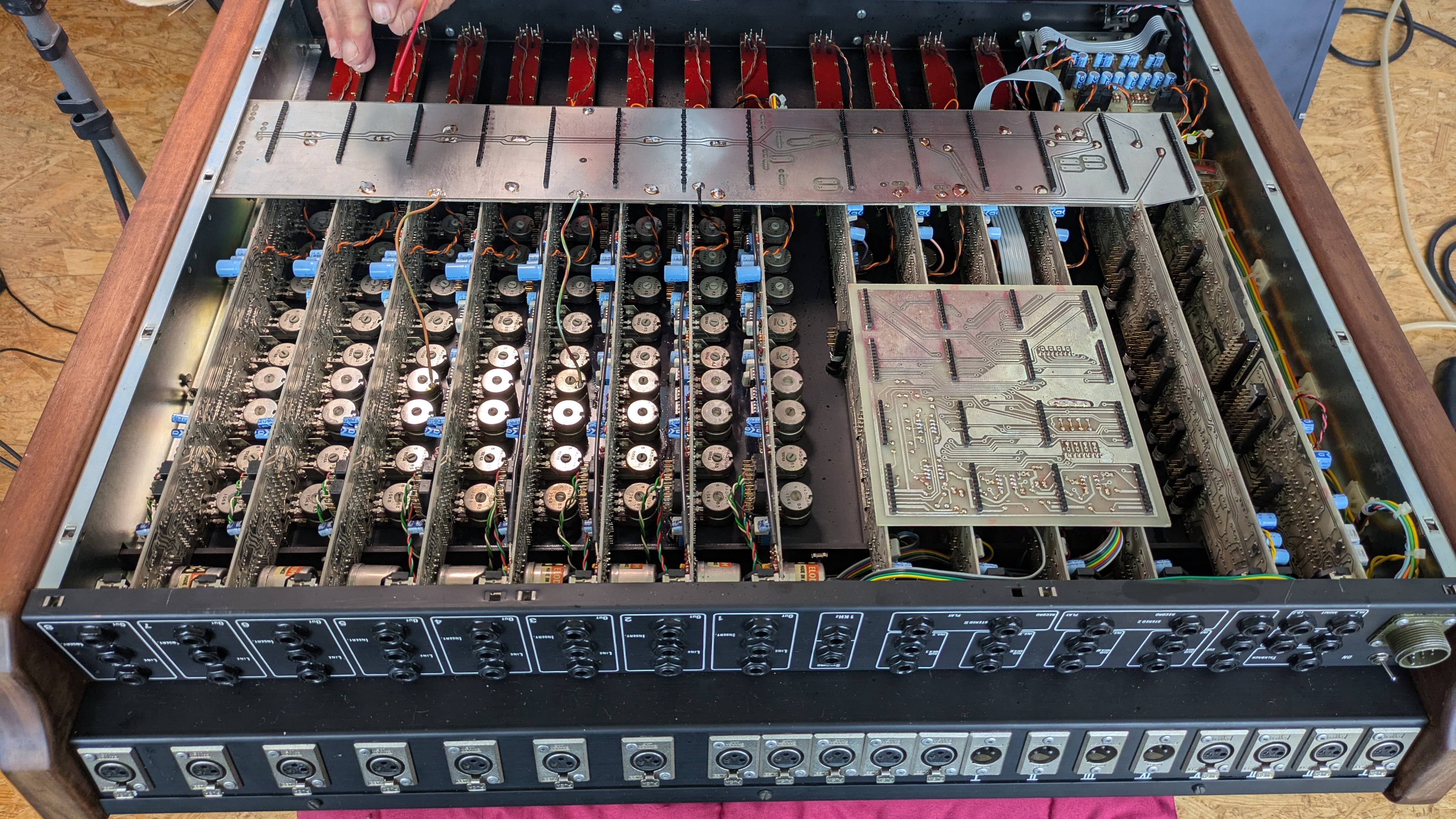 console ouverte face arrière