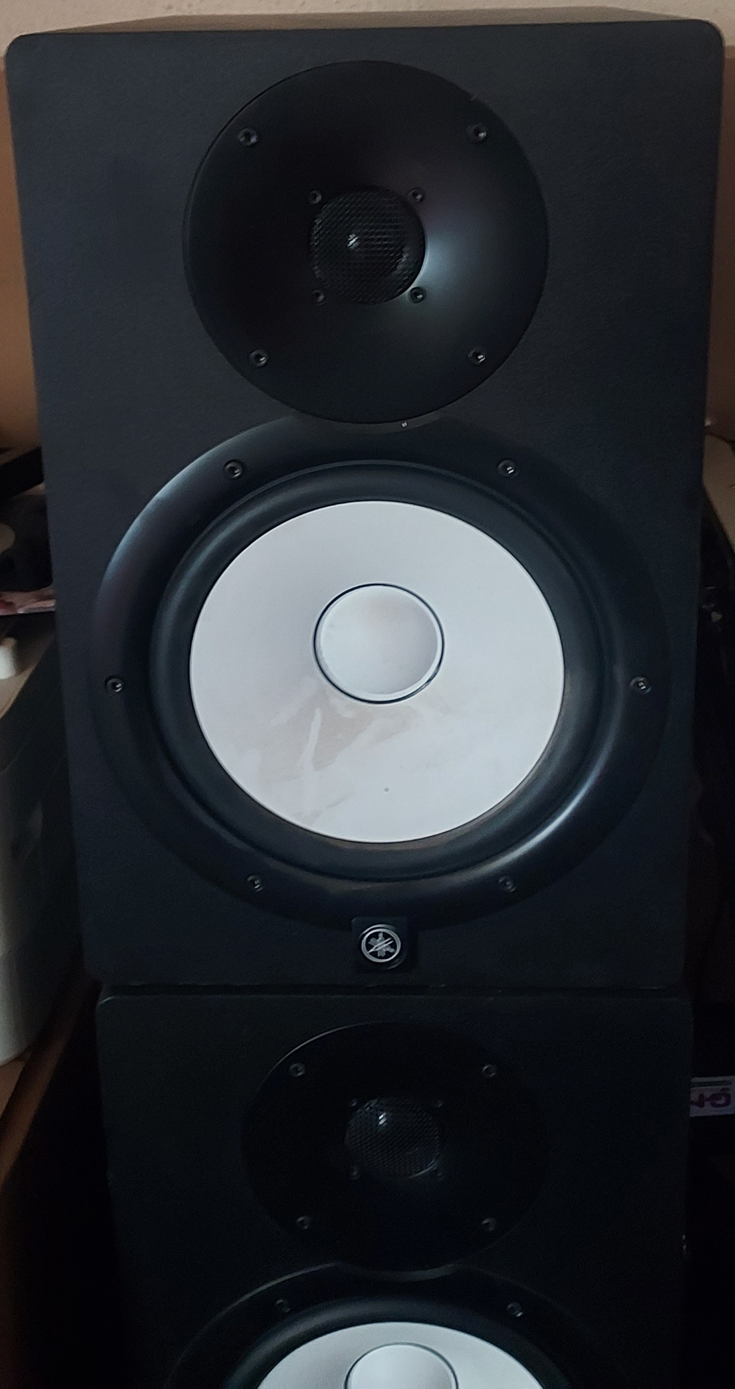 4 yamaha hs8 et 1 sub hs8s