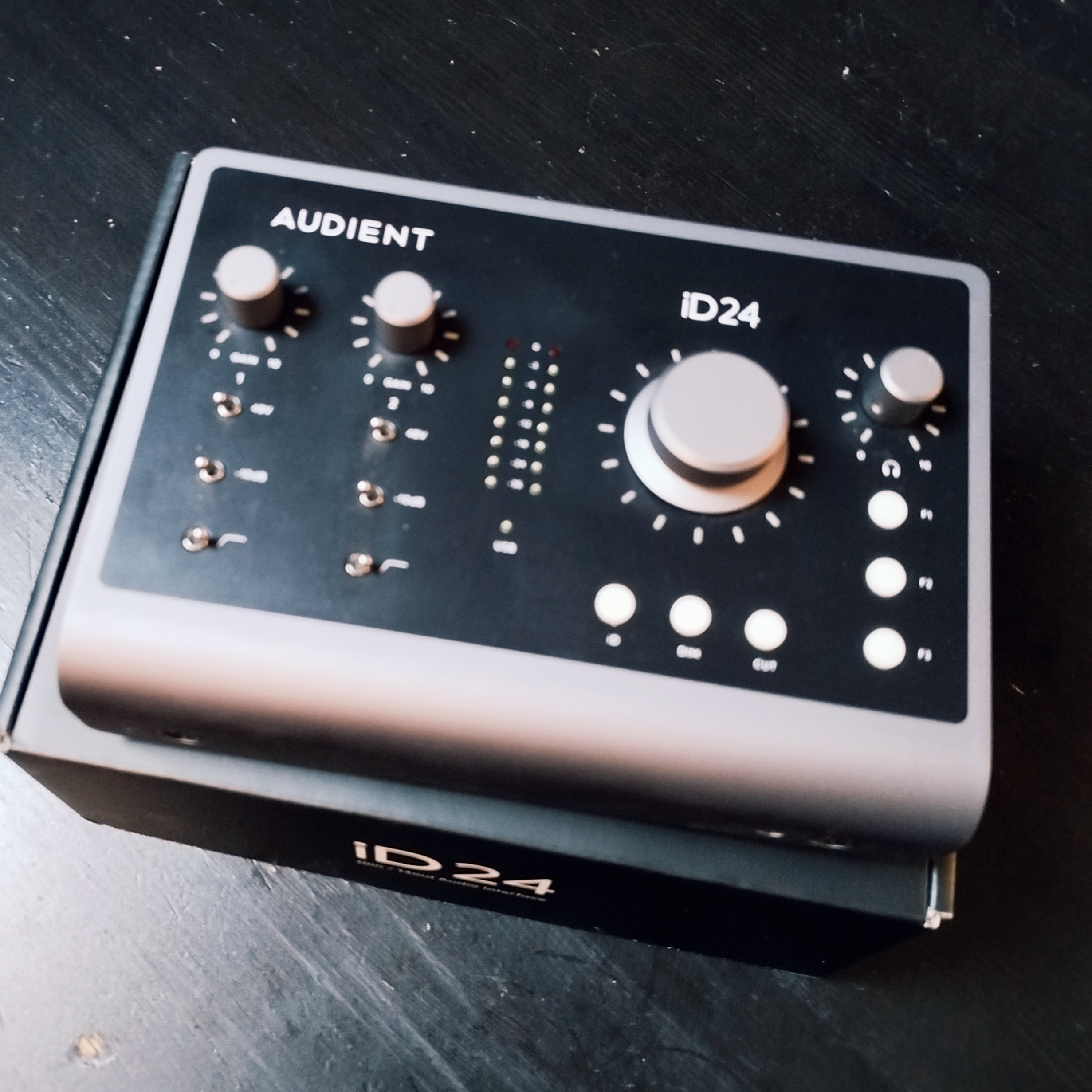 Audient id24 MK2