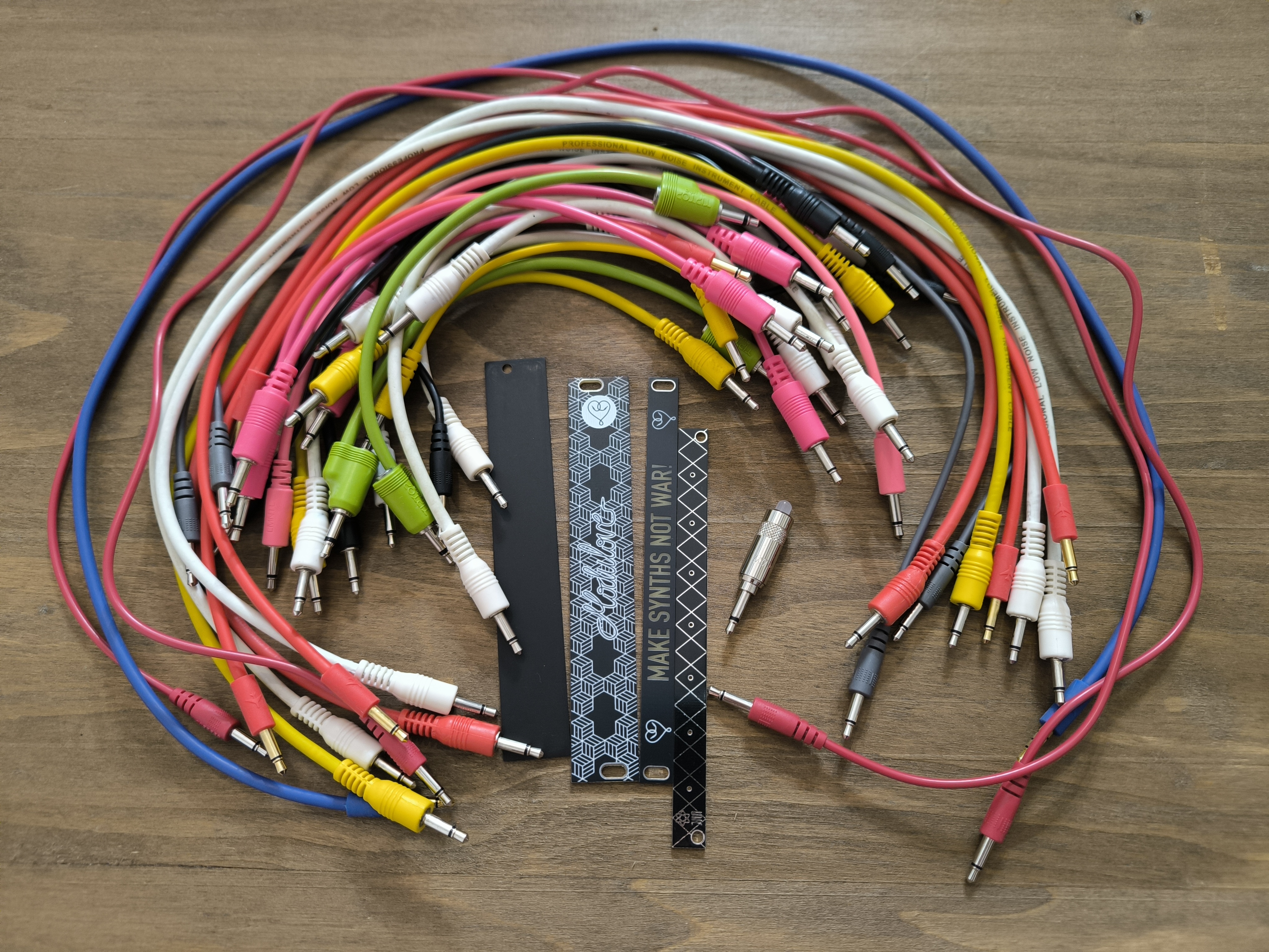 lot de 32 câbles de patch + 4 panneaux + 1 jackLED