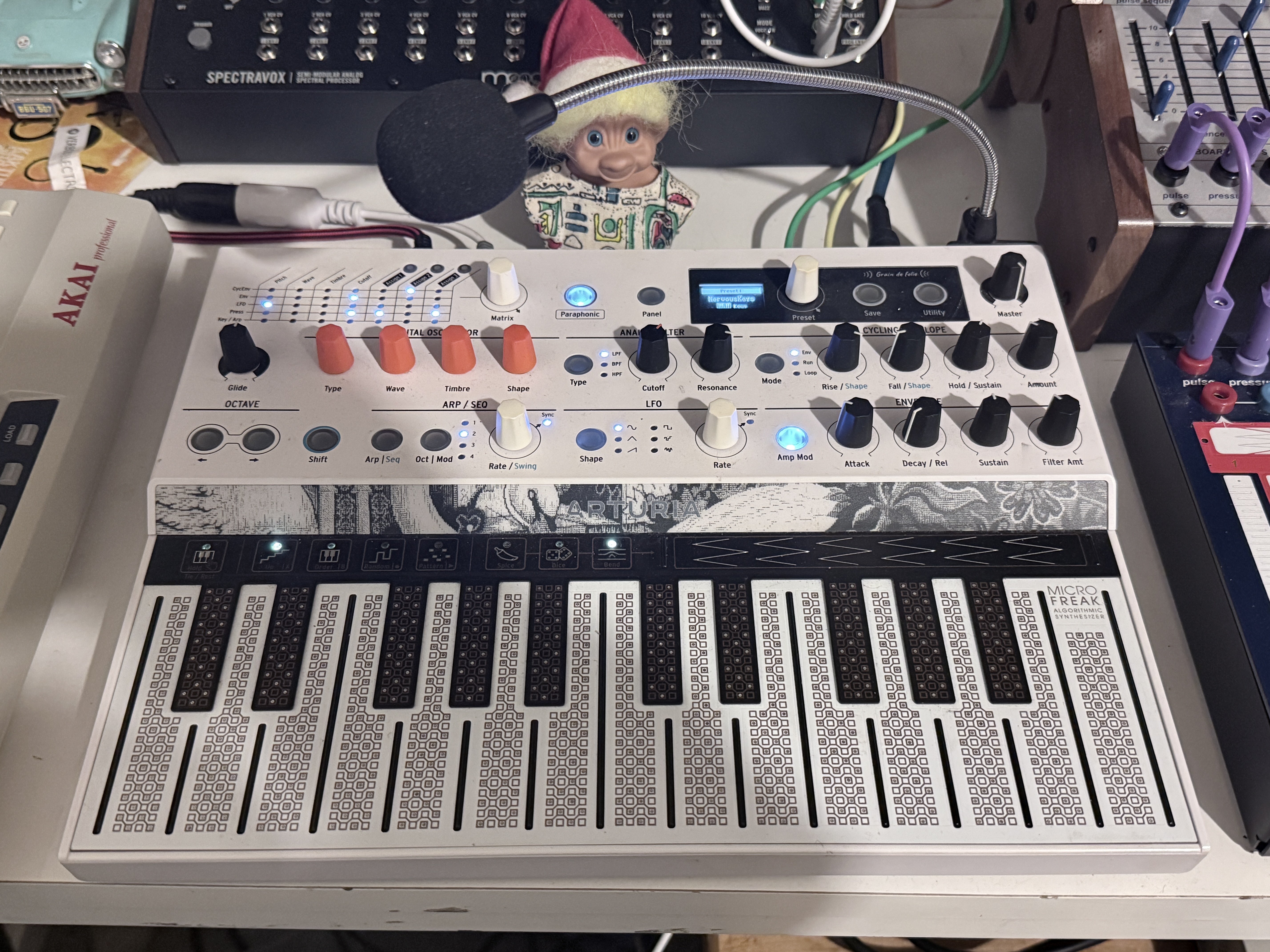 VENDS / ÉCHANGE Arturia MicroFreak Vocoder Edition (État Nickel)