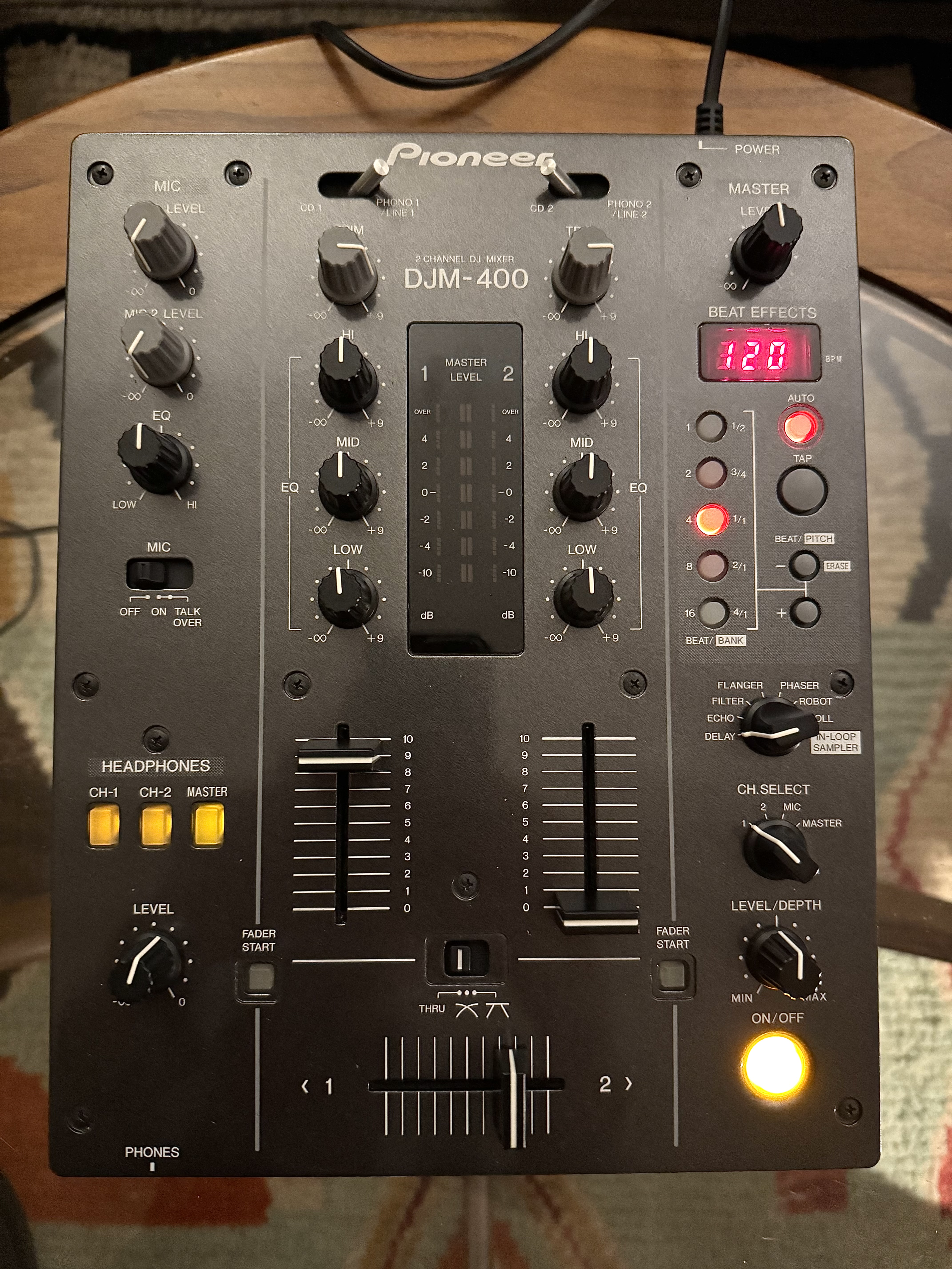 Vend DJM-400 en état comme neuf 