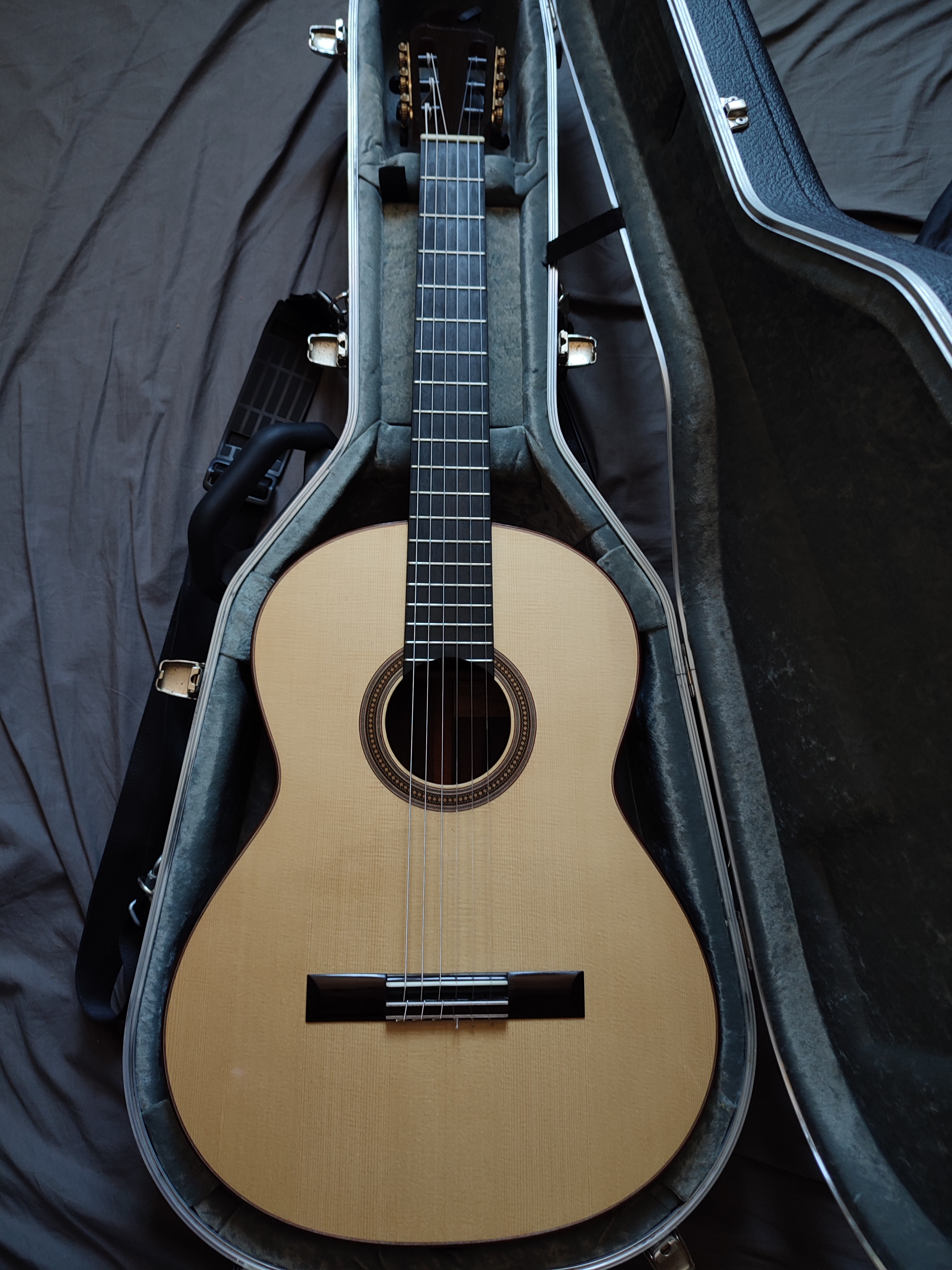 Guitare luthier François Régis Léonard modèle n°98 – 2025 – Quasi neuve