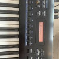 Synthétiseur Roland Juno‑D