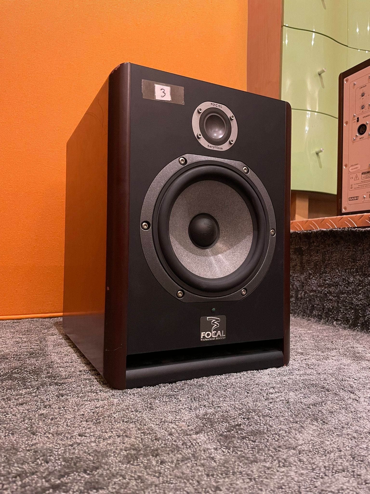 Vends cette enceinte Solo 6 BE