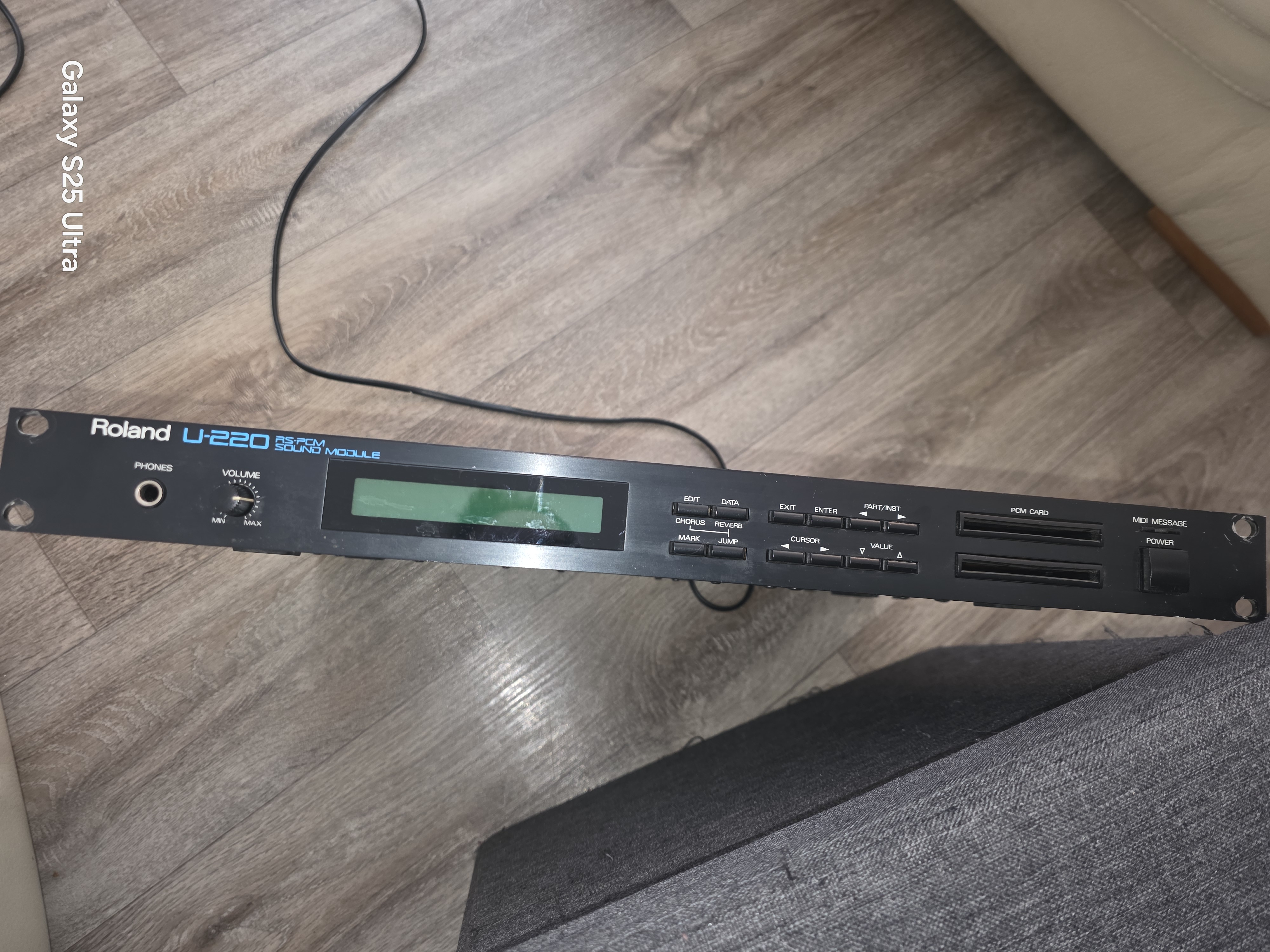 Roland  U220 avec 2  cartes