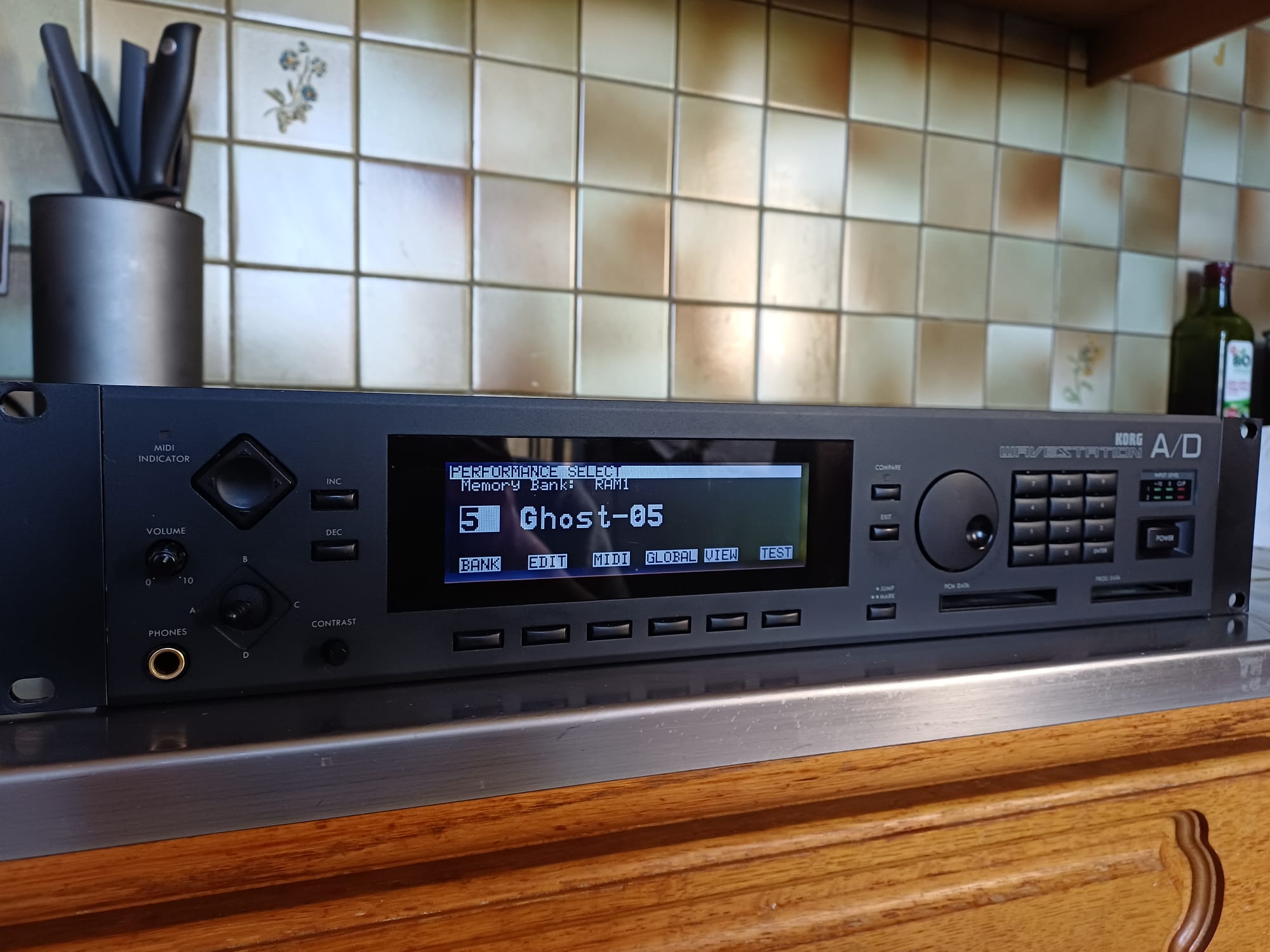 Korg Wavestation A/D nickel avec écran neuf, pile neuve etc