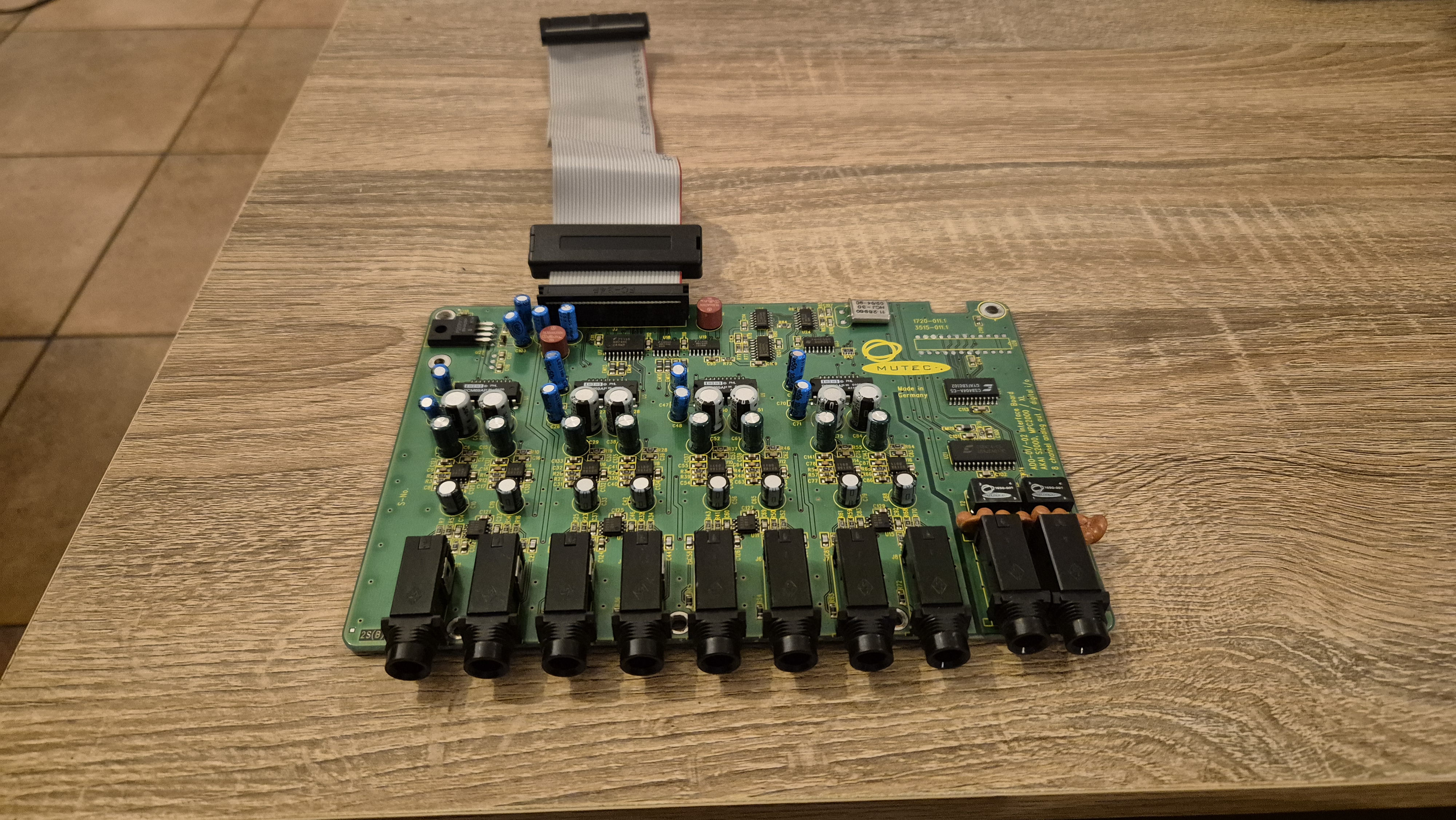 Carte 8 outs expansion pour MPC2000XL