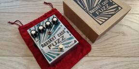 Vends pédale fuzz Le Suédois Bassket Case
