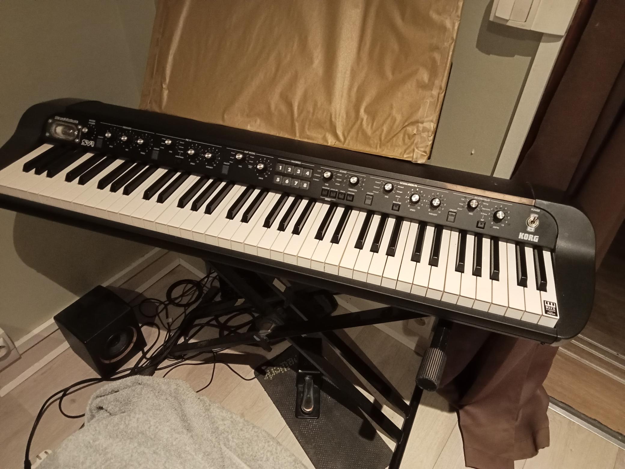 Vends piano Korg Sv1