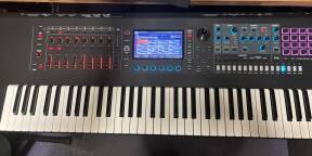 VENDS ROLAND FANTOM 7 EX AVEC FLYCASE GATOR