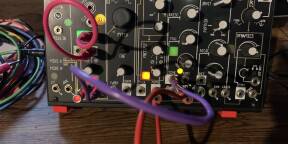 Make noise O Coast avec stand câble patch etc