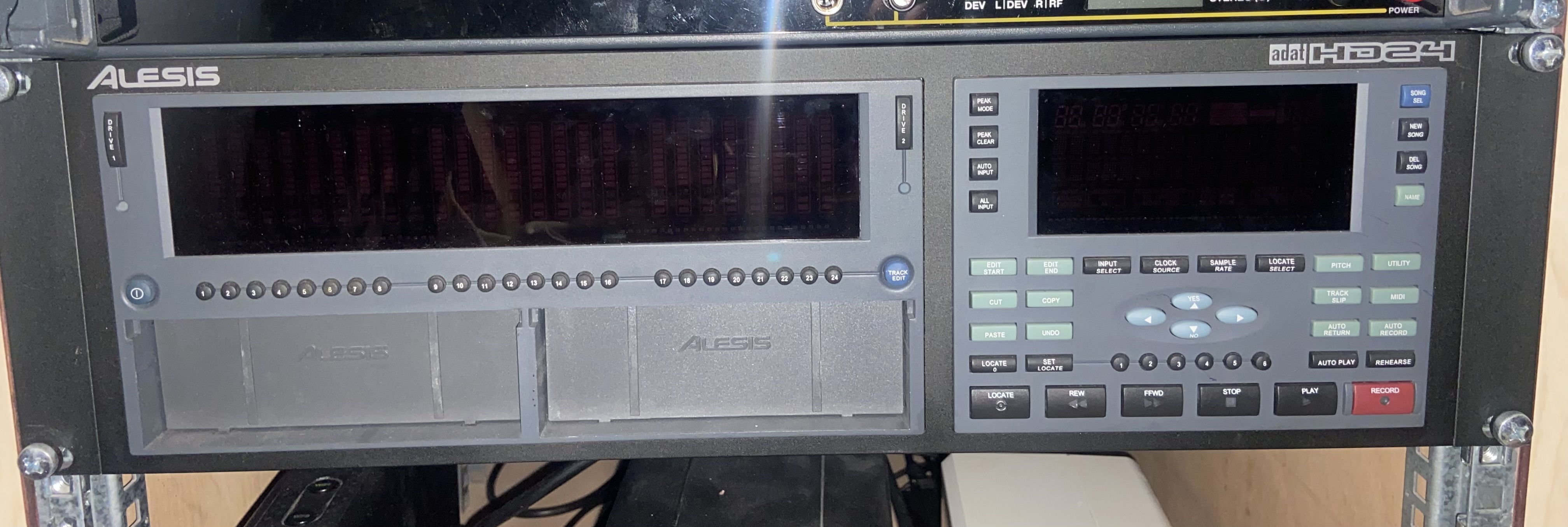 Vends Enregistreur 24 pistes ALESIS HD24