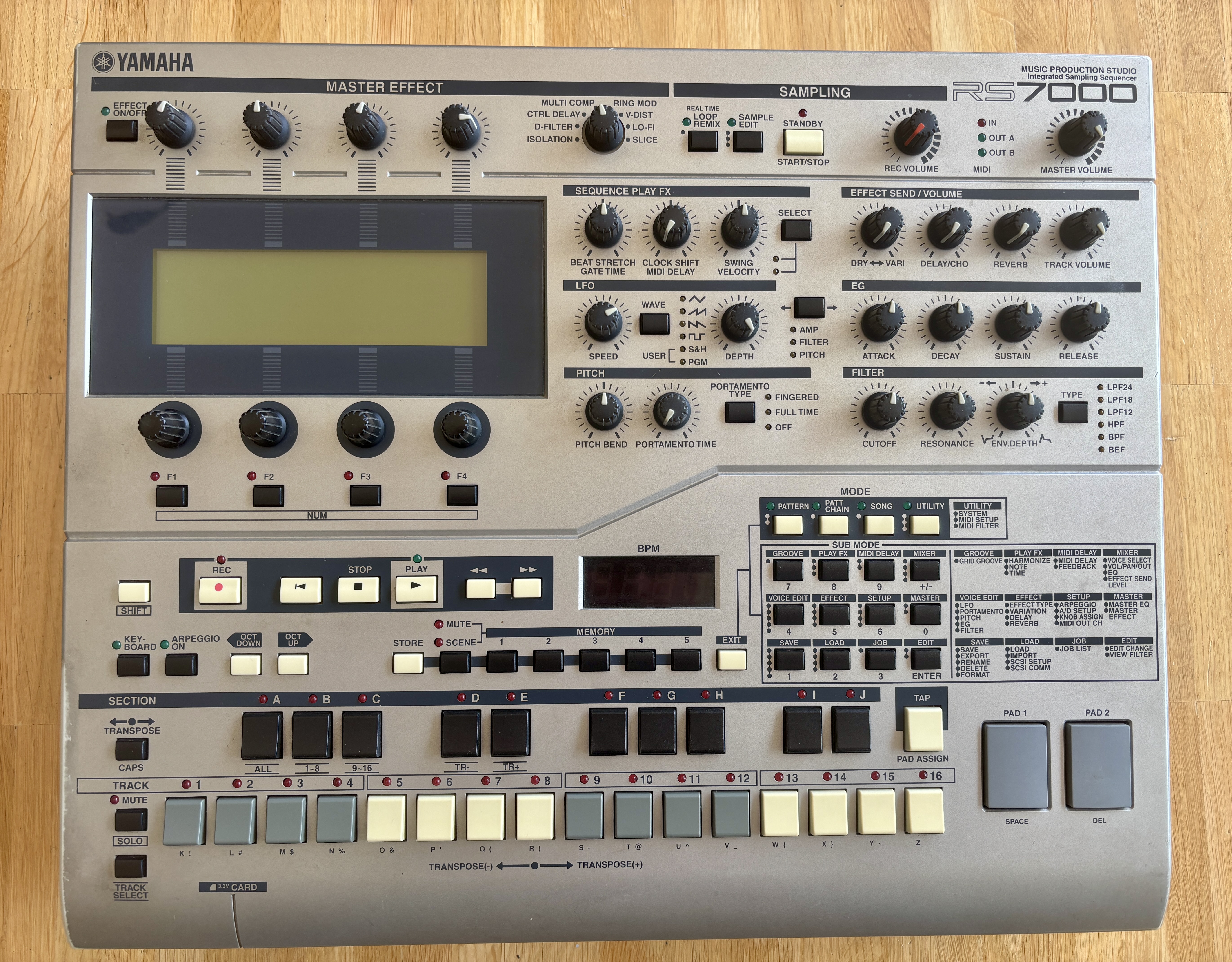 Yamaha RS7000 – Groovebox / Sampler  + Sorties séparées