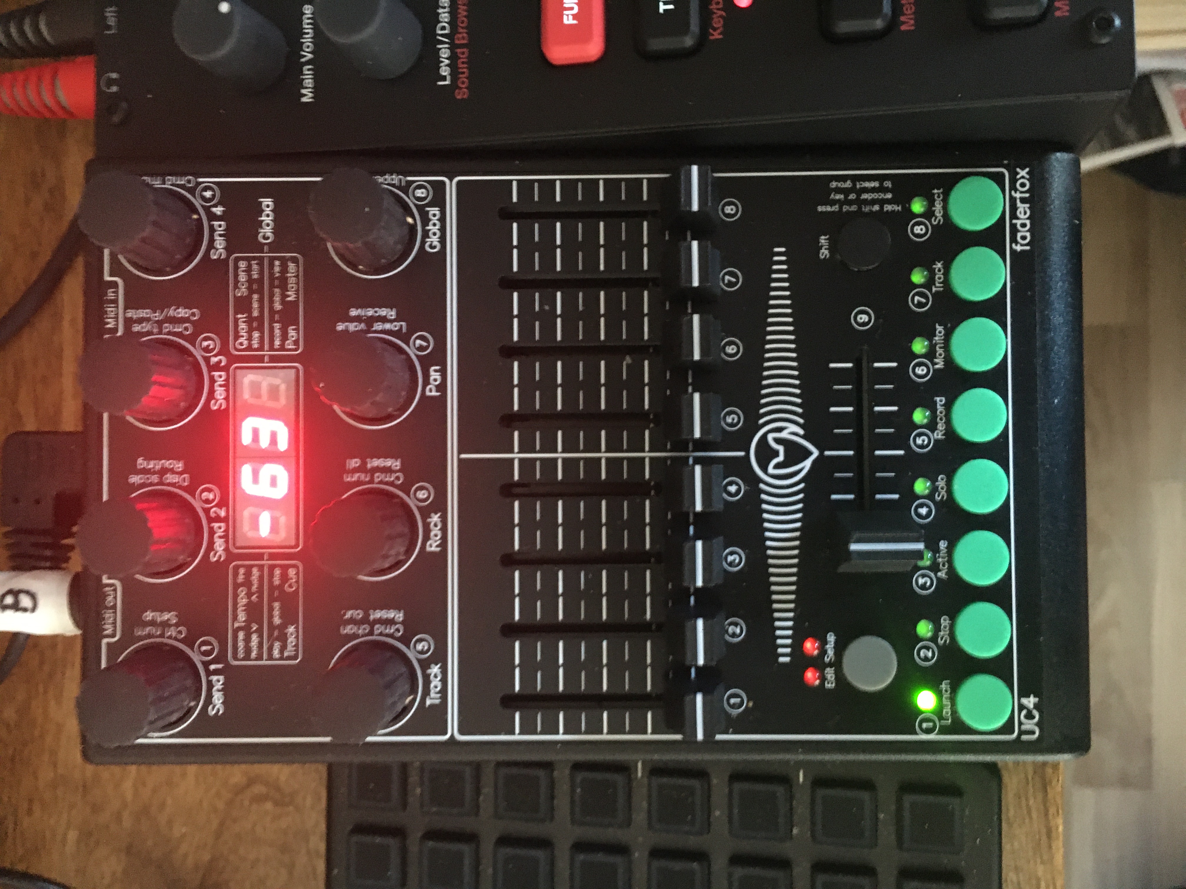 UC4 - Faderfox (Achat en cours)