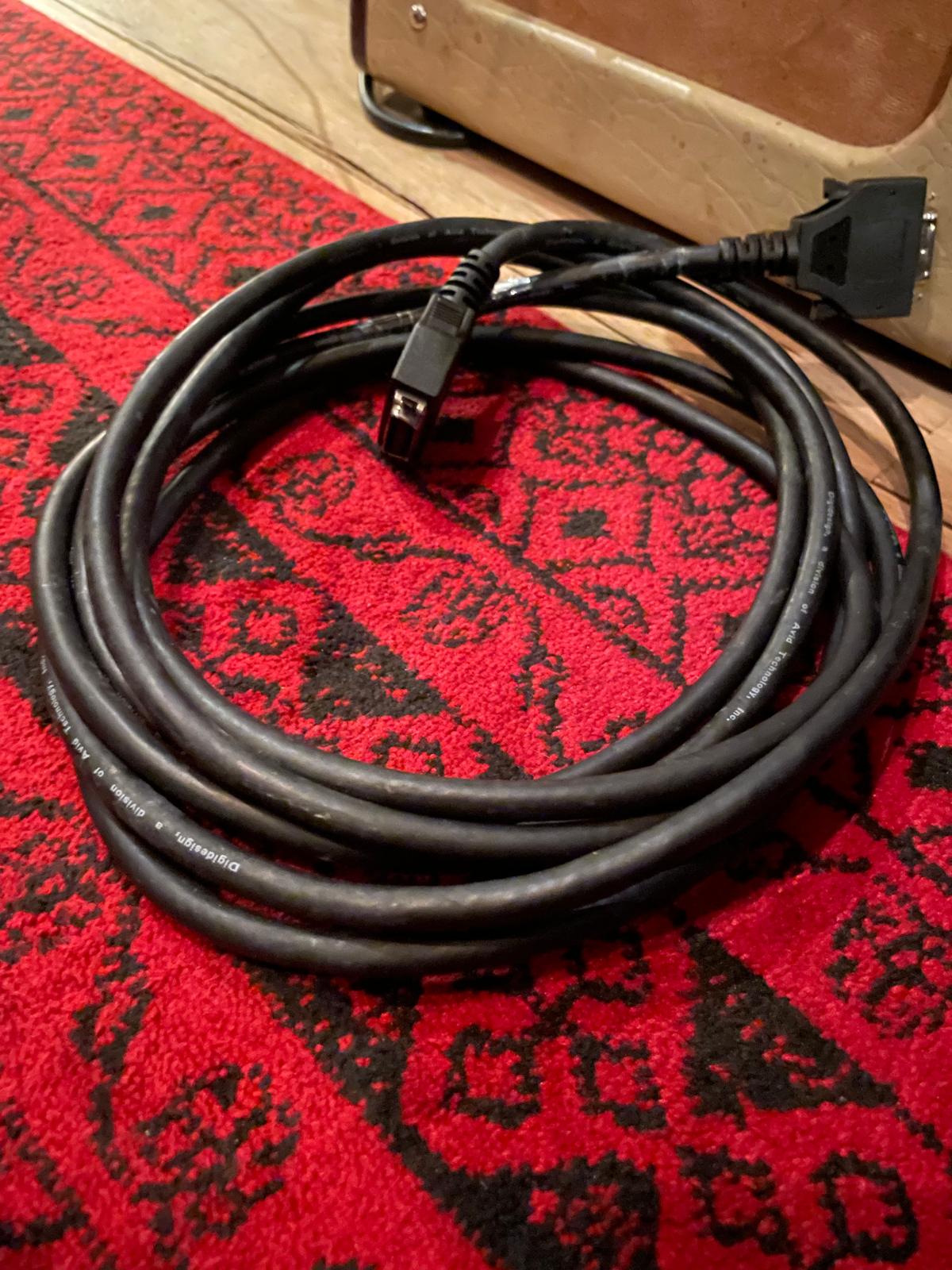 Vends Avid DigiLink Cable 12