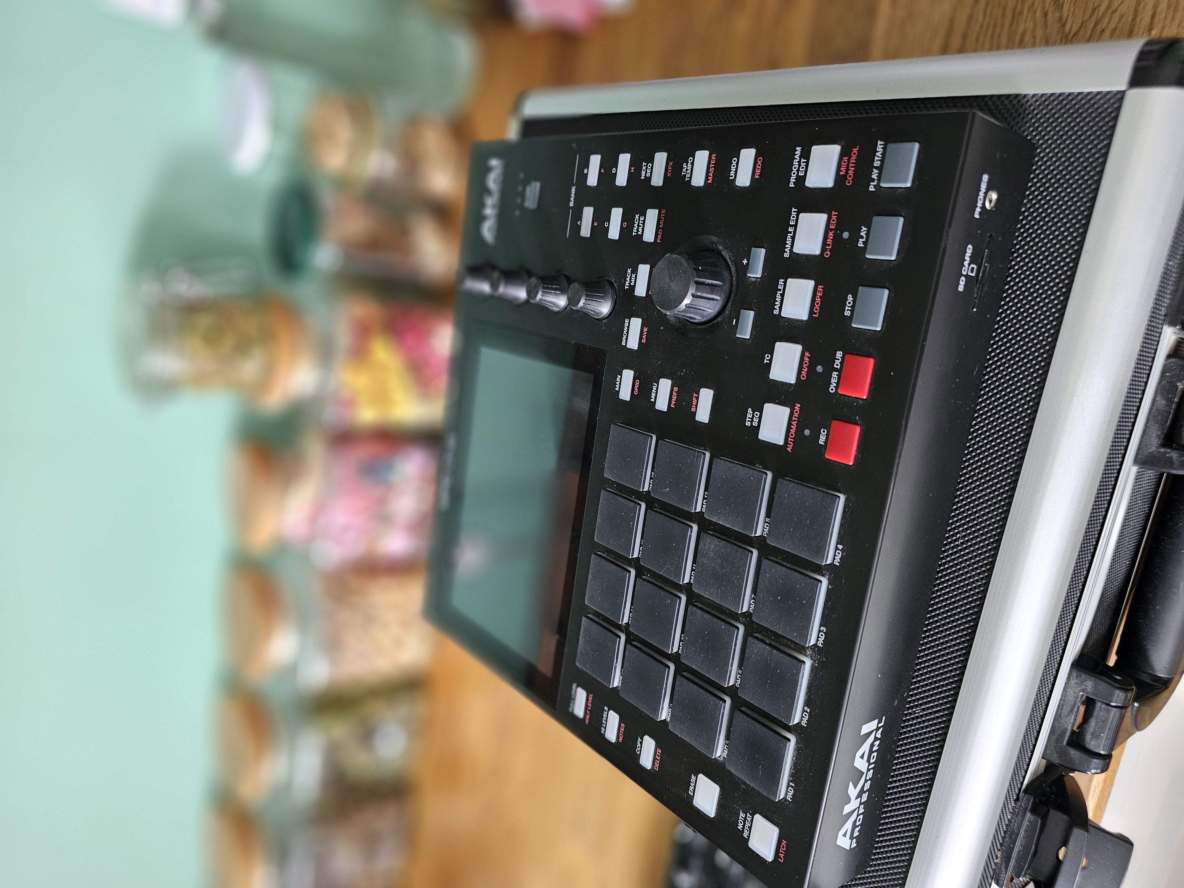 Akai MPC one + Akai MPK mini II + Flight Case (Lille)