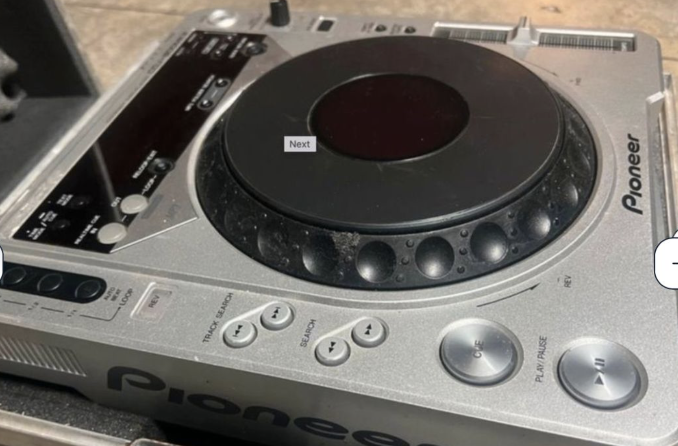 PIONEER CDJ-800 MK2 en très bon état avec flight cases