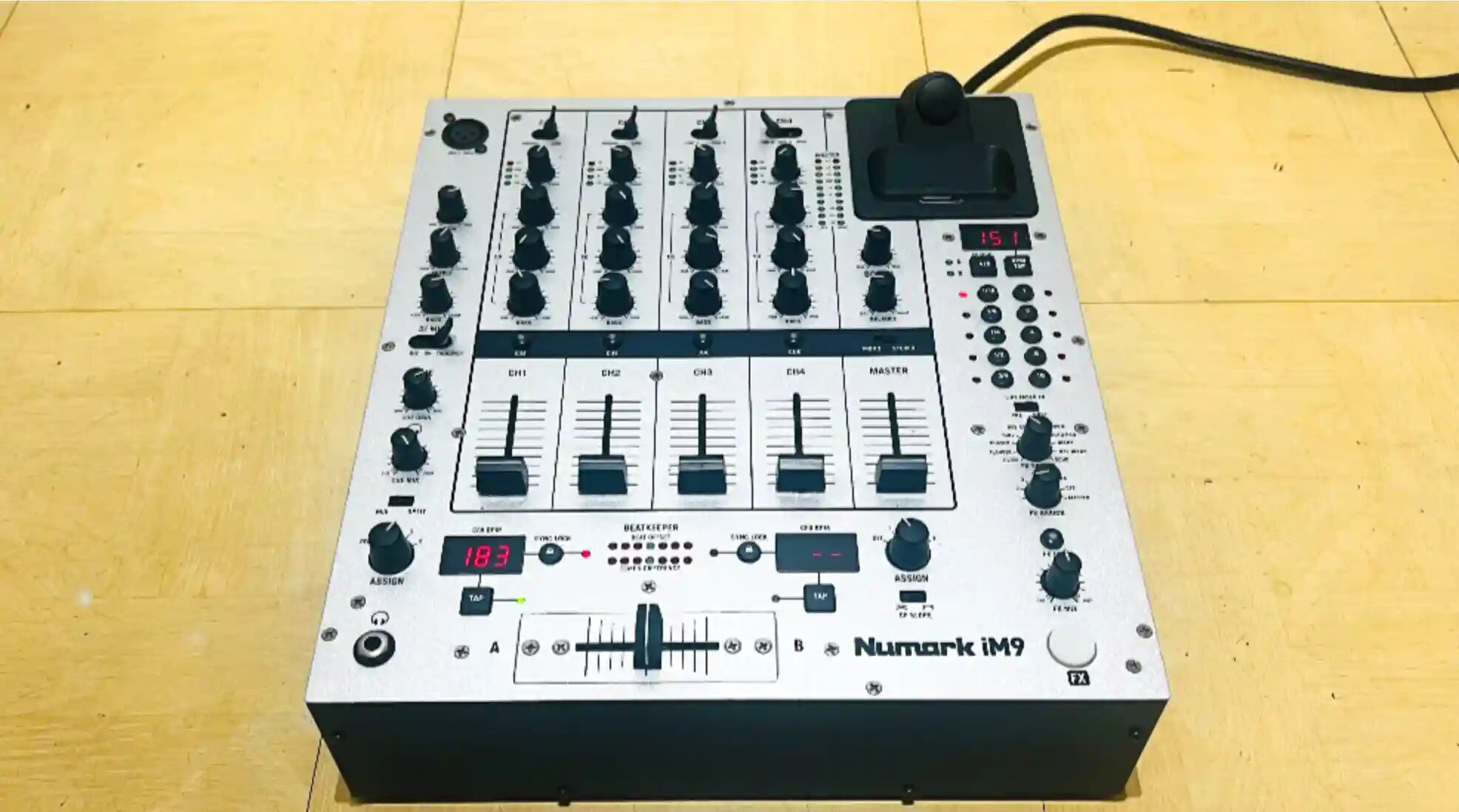 NUMARK iM9 en très bon état