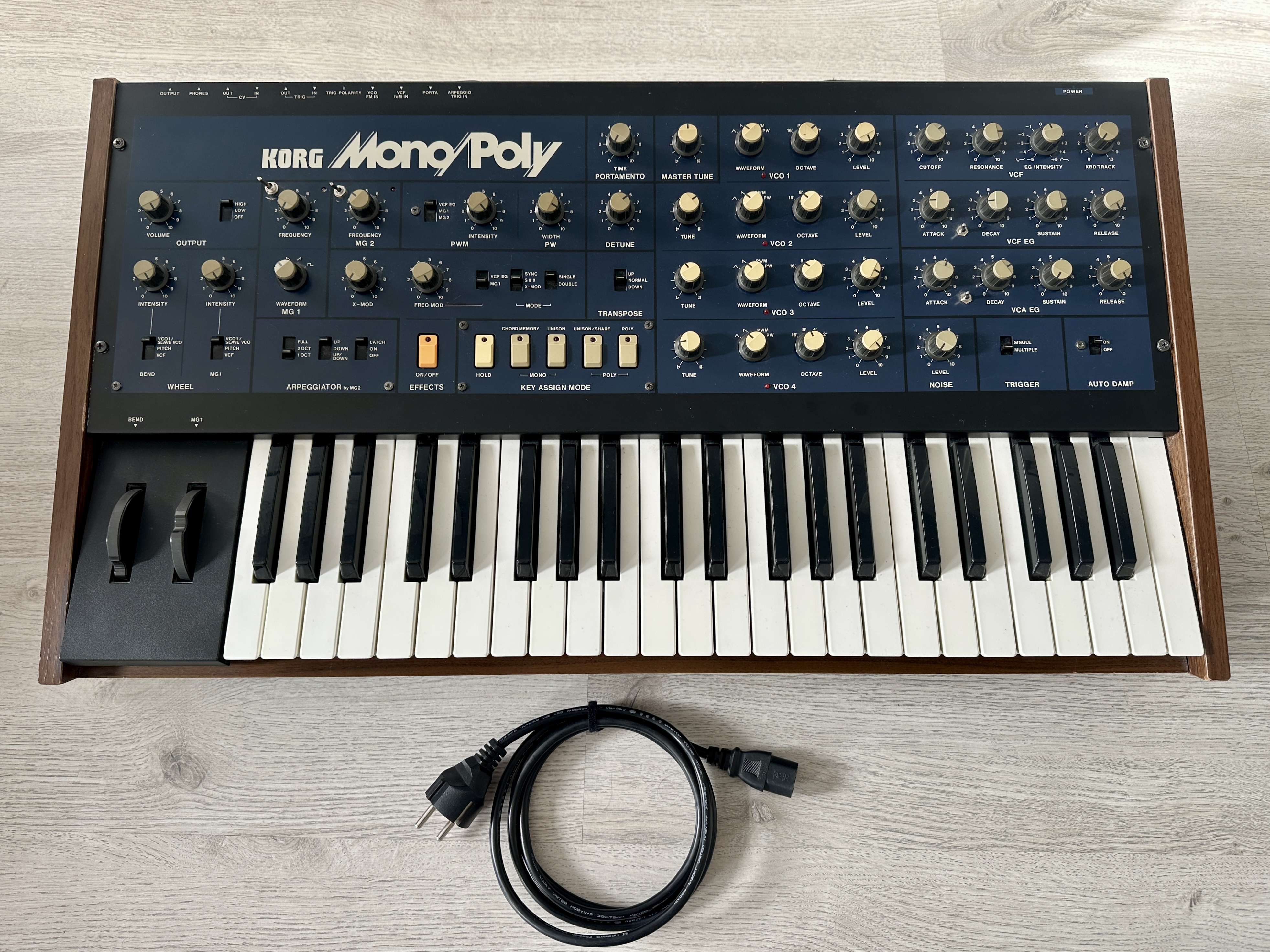 Vends Korg Mono/Poly