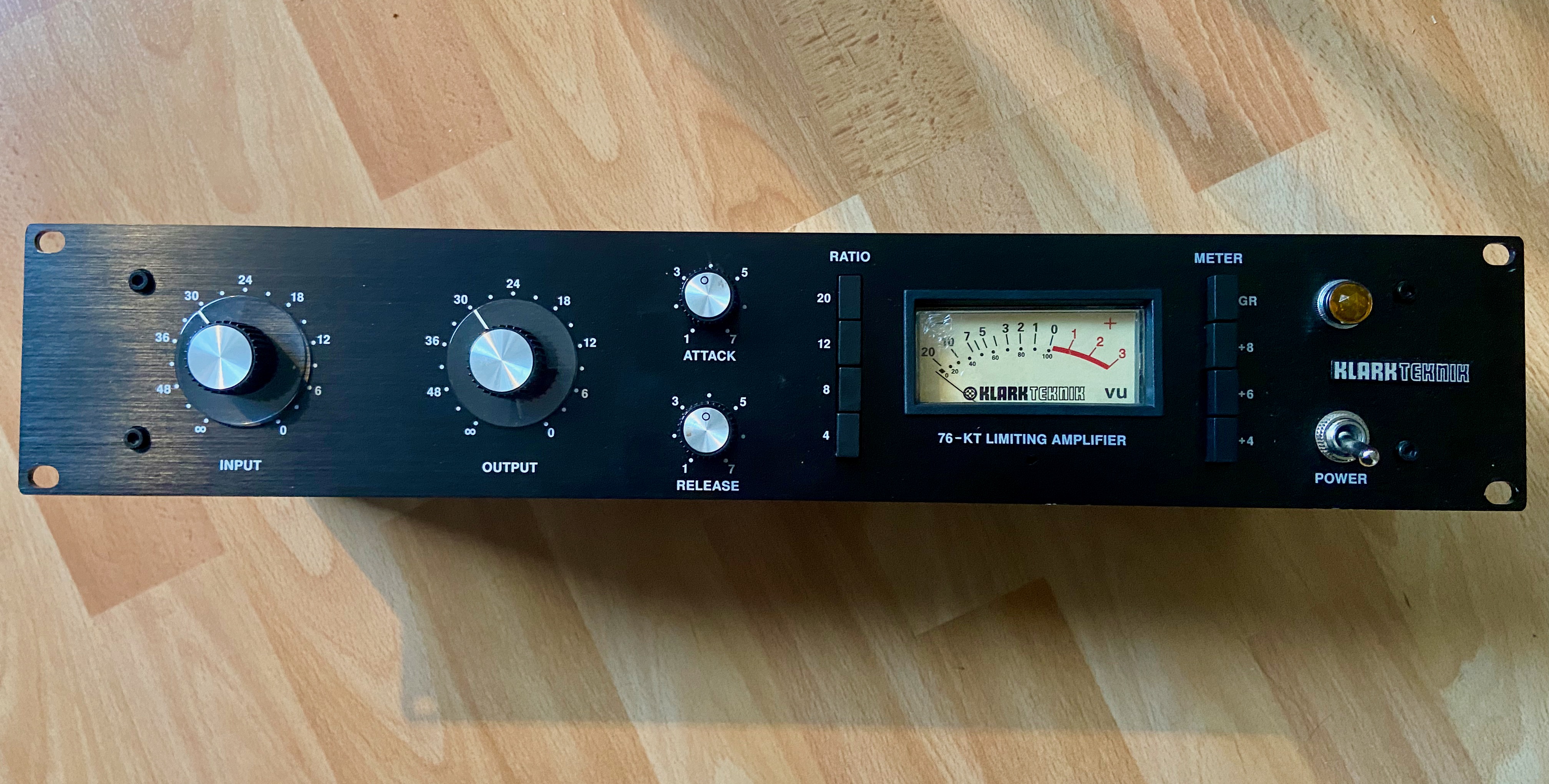 Vends compresseur de studio Klark Teknik 76-KT