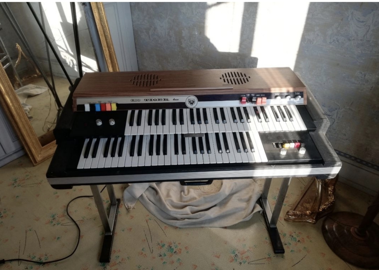 Clavier année 70 marque tiger model duo