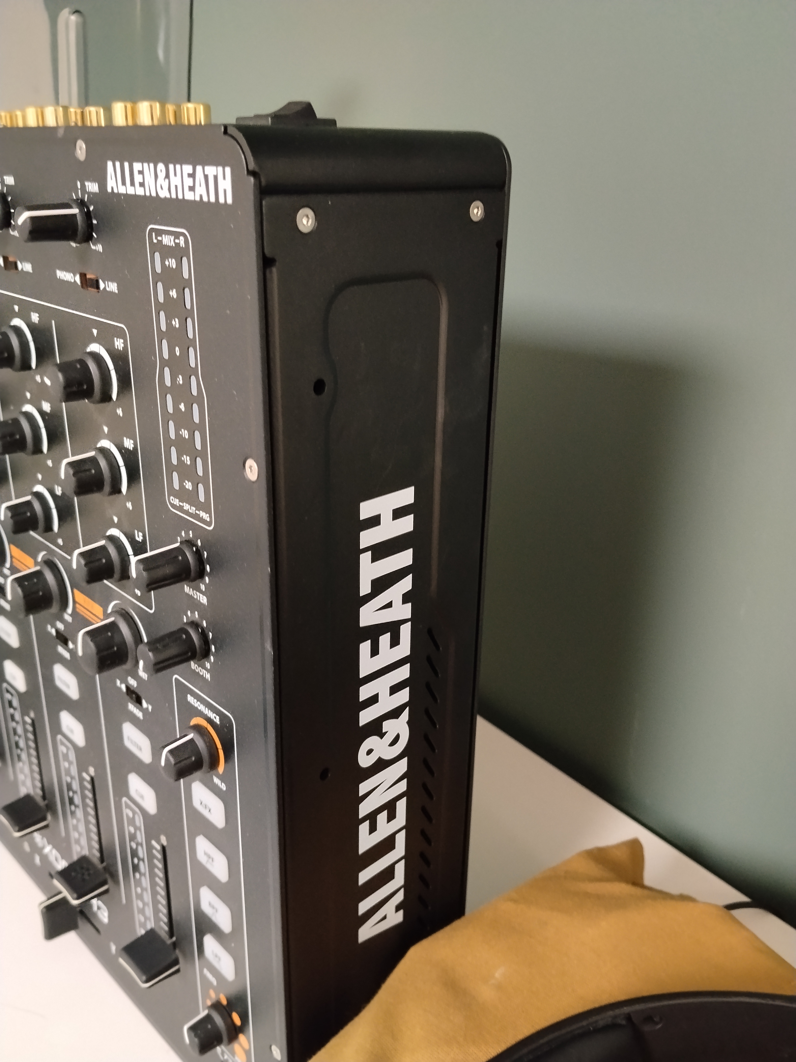 Allen & Heath Xone:43 (25492)
