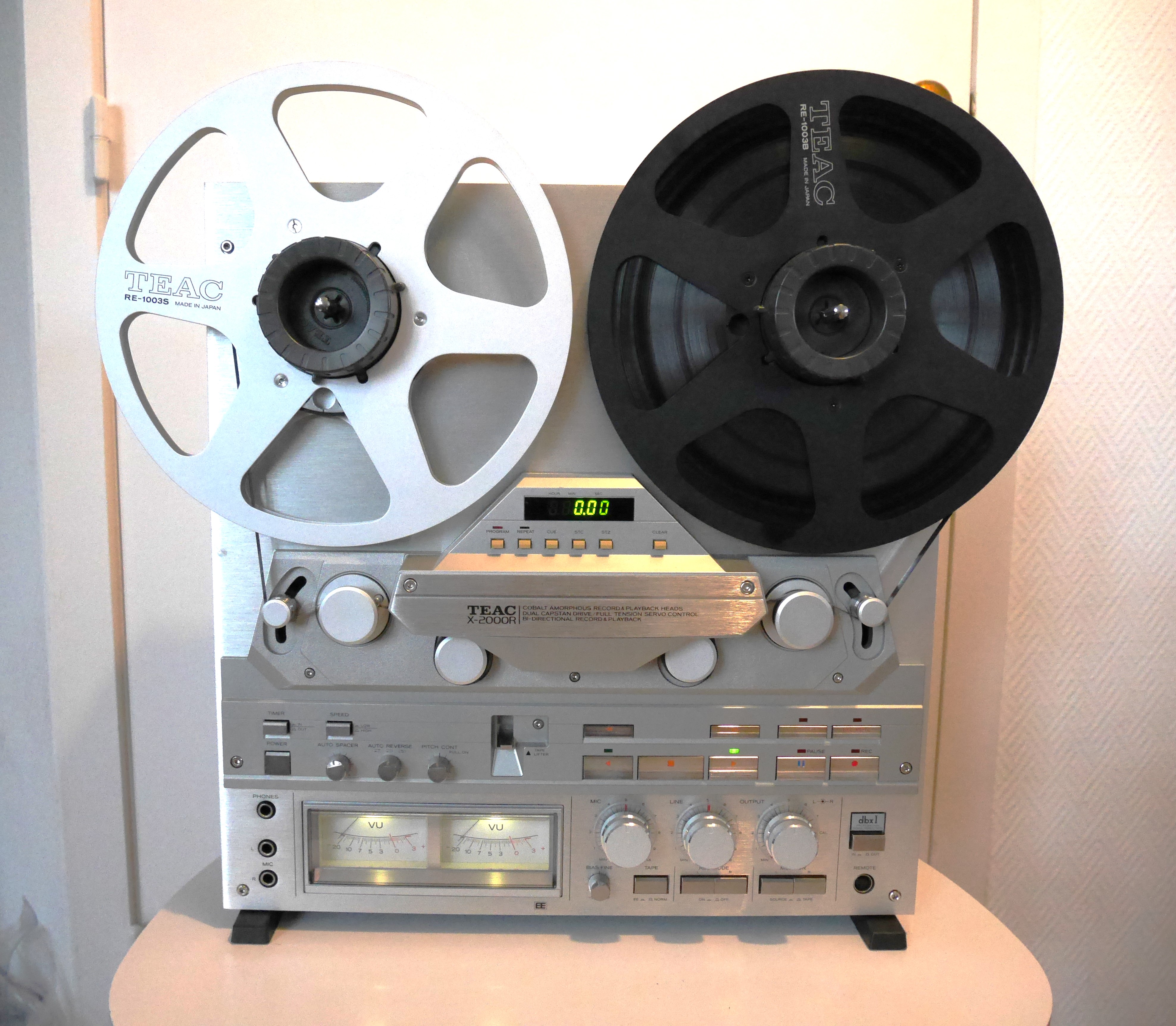 Vend lecteur Reel to Reel TEAC X-2000R avec bandes magnétiques