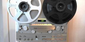 Vend lecteur Reel to Reel TEAC X-2000R avec bandes magnétiques