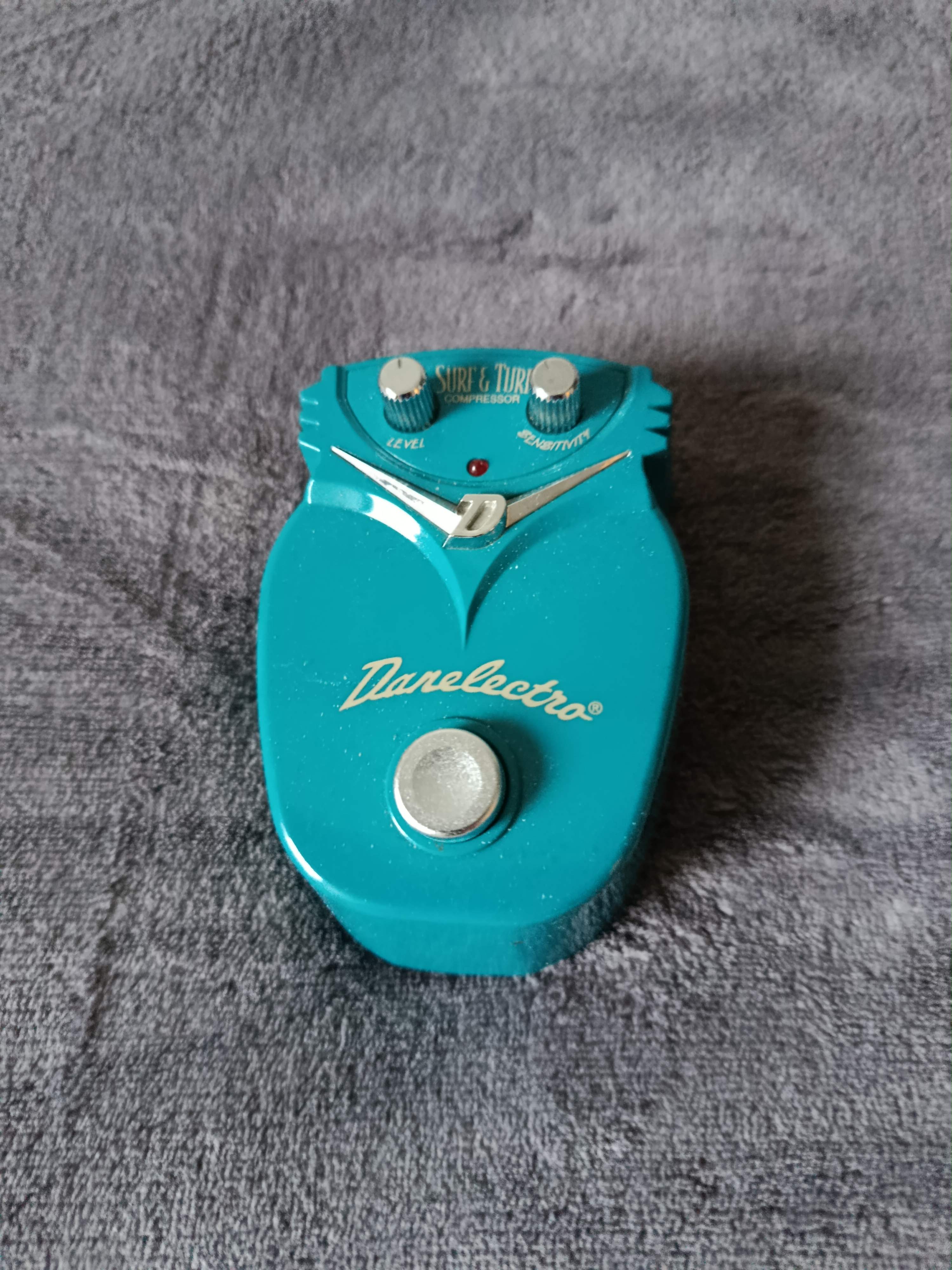 Vends compresseur Danelectro DJ-9 Surf & Turf