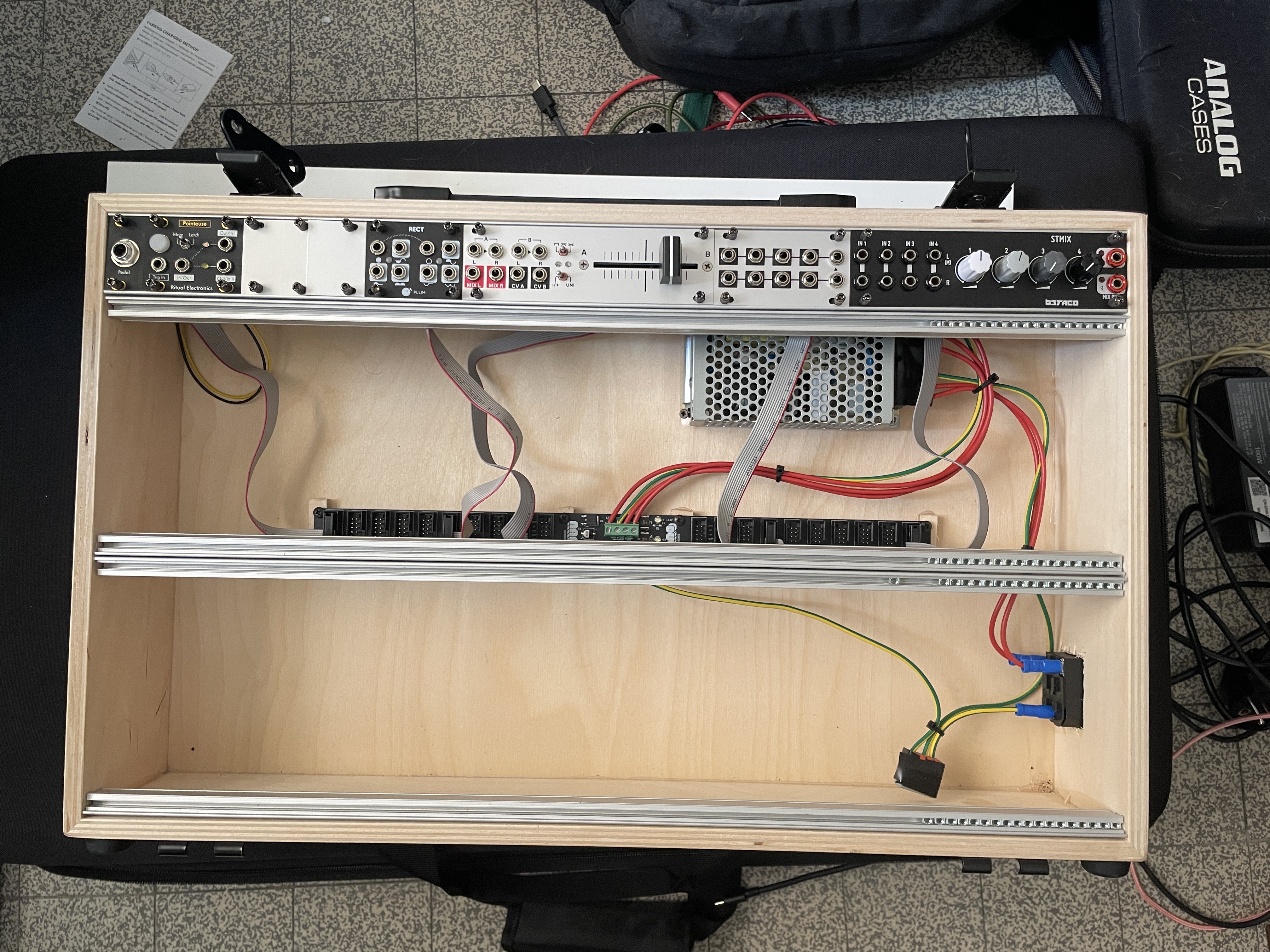 Case Eurorack Ikocase valise 104hp/7u avec lot de 92hp de modules 1u 