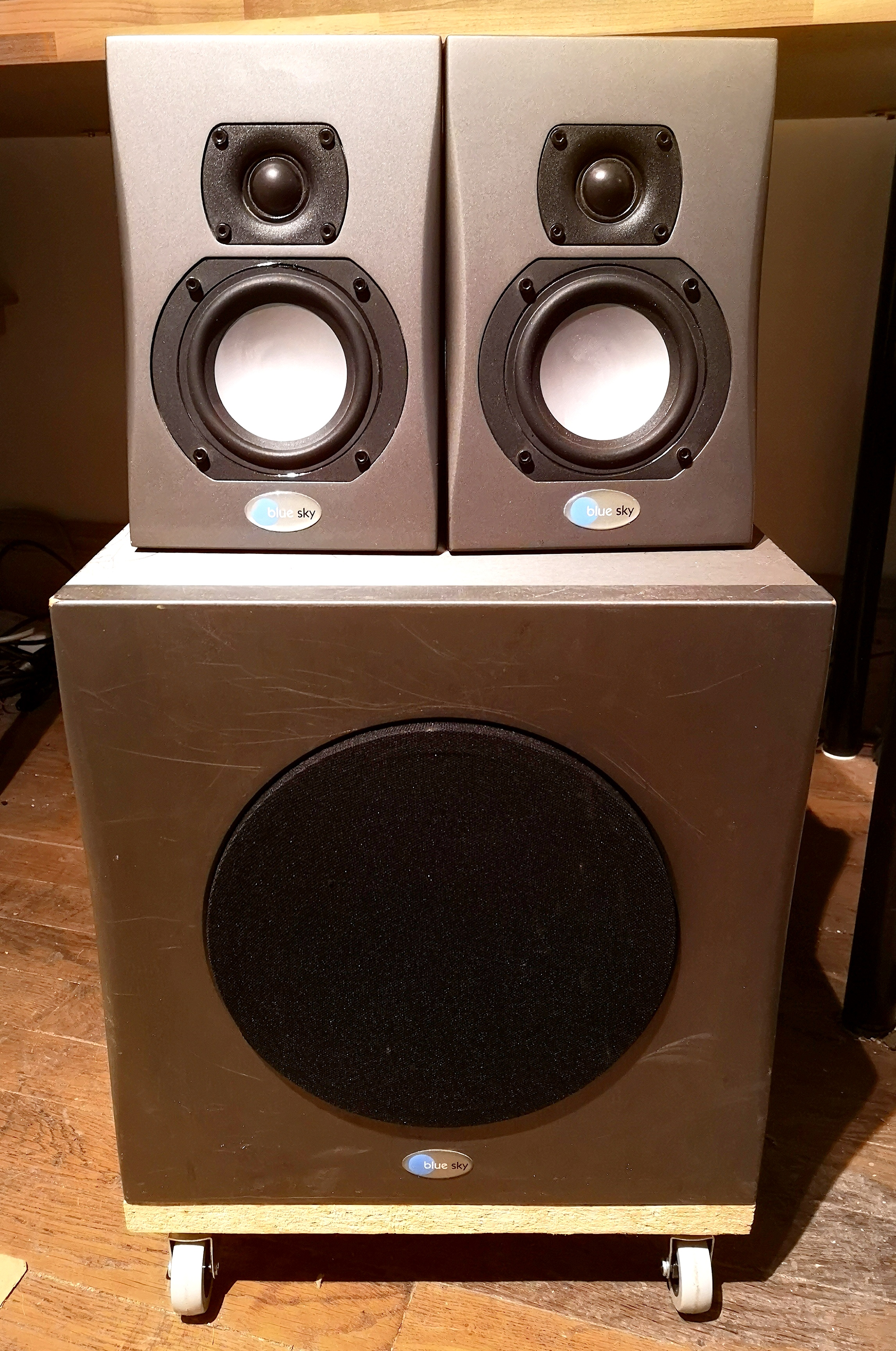 Blue Sky MediaDesk 2.1 – Kit monitoring studio 180 W