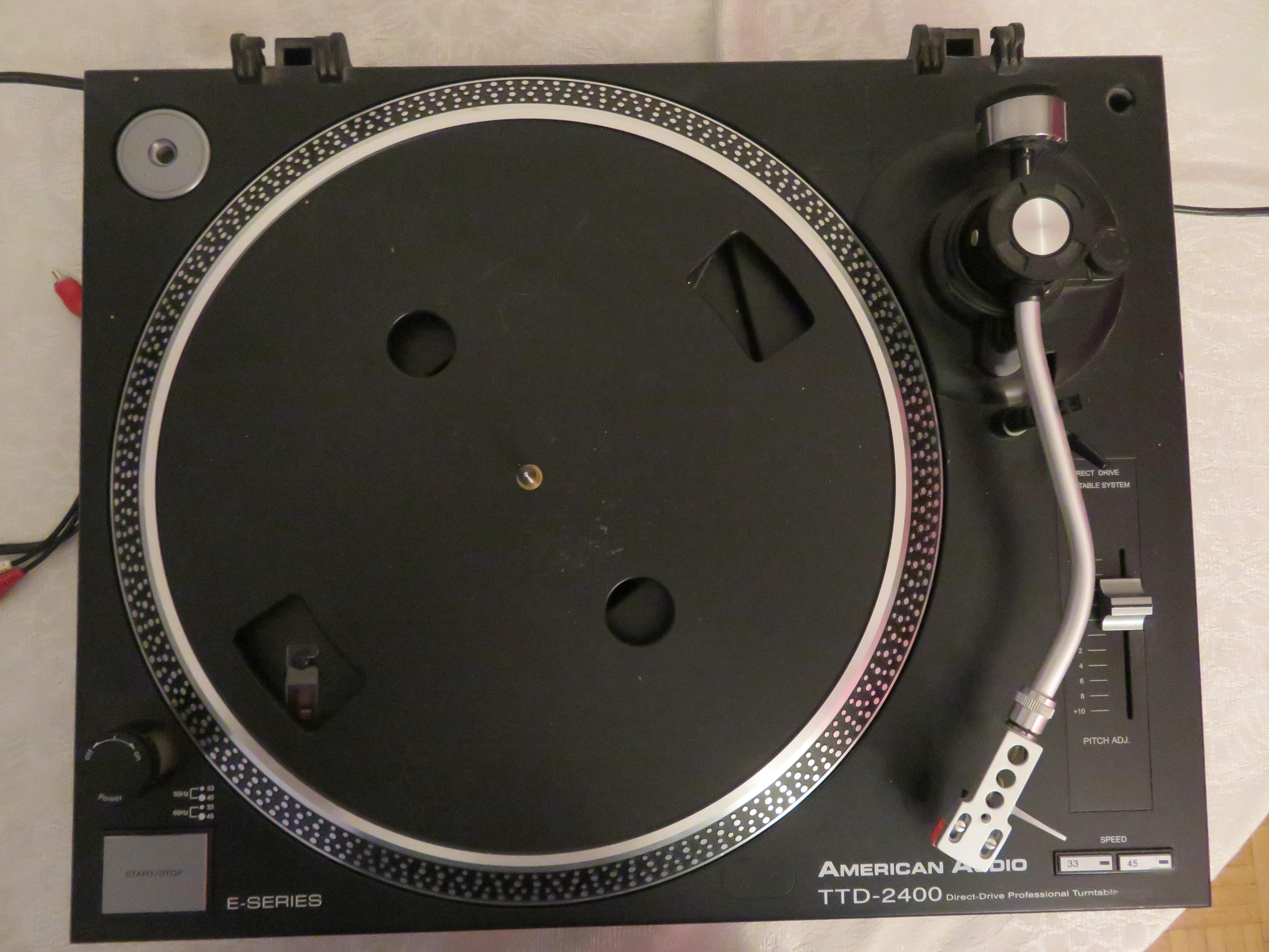 platine  vinyles American Audio TTD 2400. 