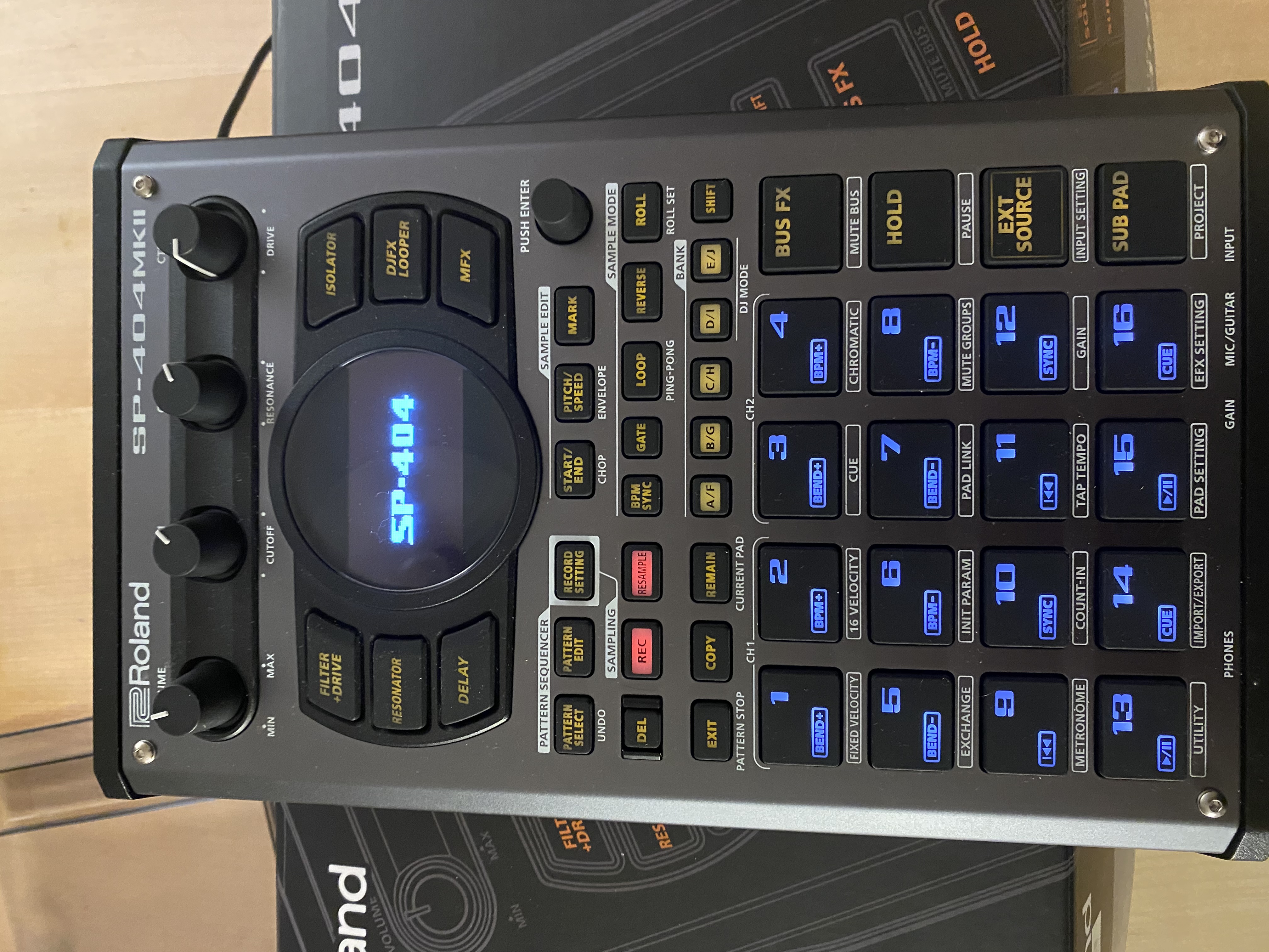 Roland sp404 MKII avec decksaver