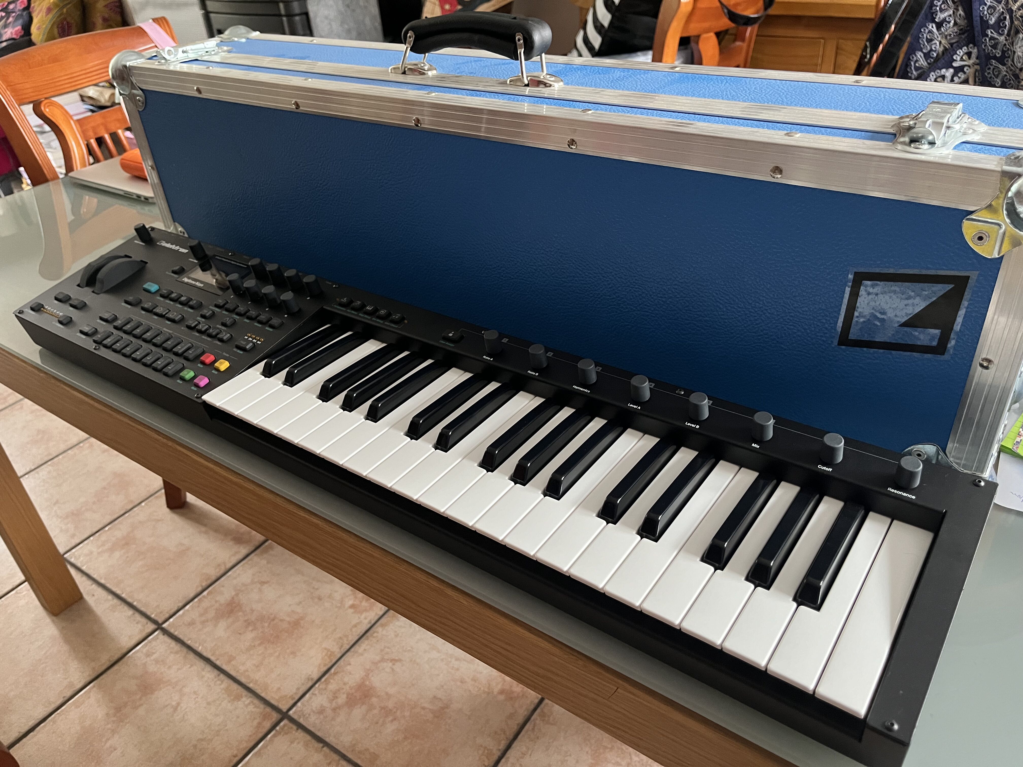 Dígitone keys + decksaver + fliht case