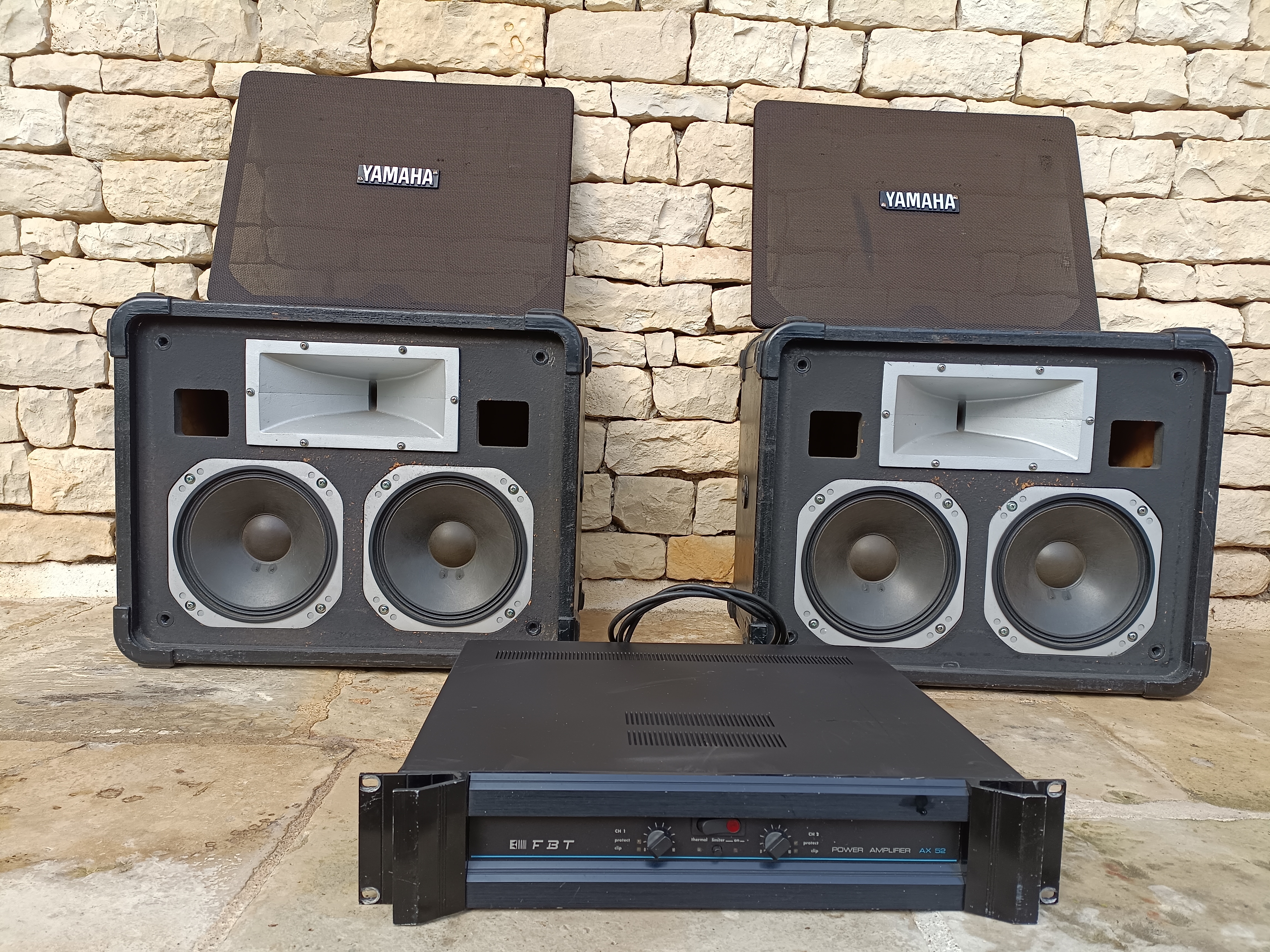 Vends enceintes Yamaha S 250 X + Ampli FBT AX 52