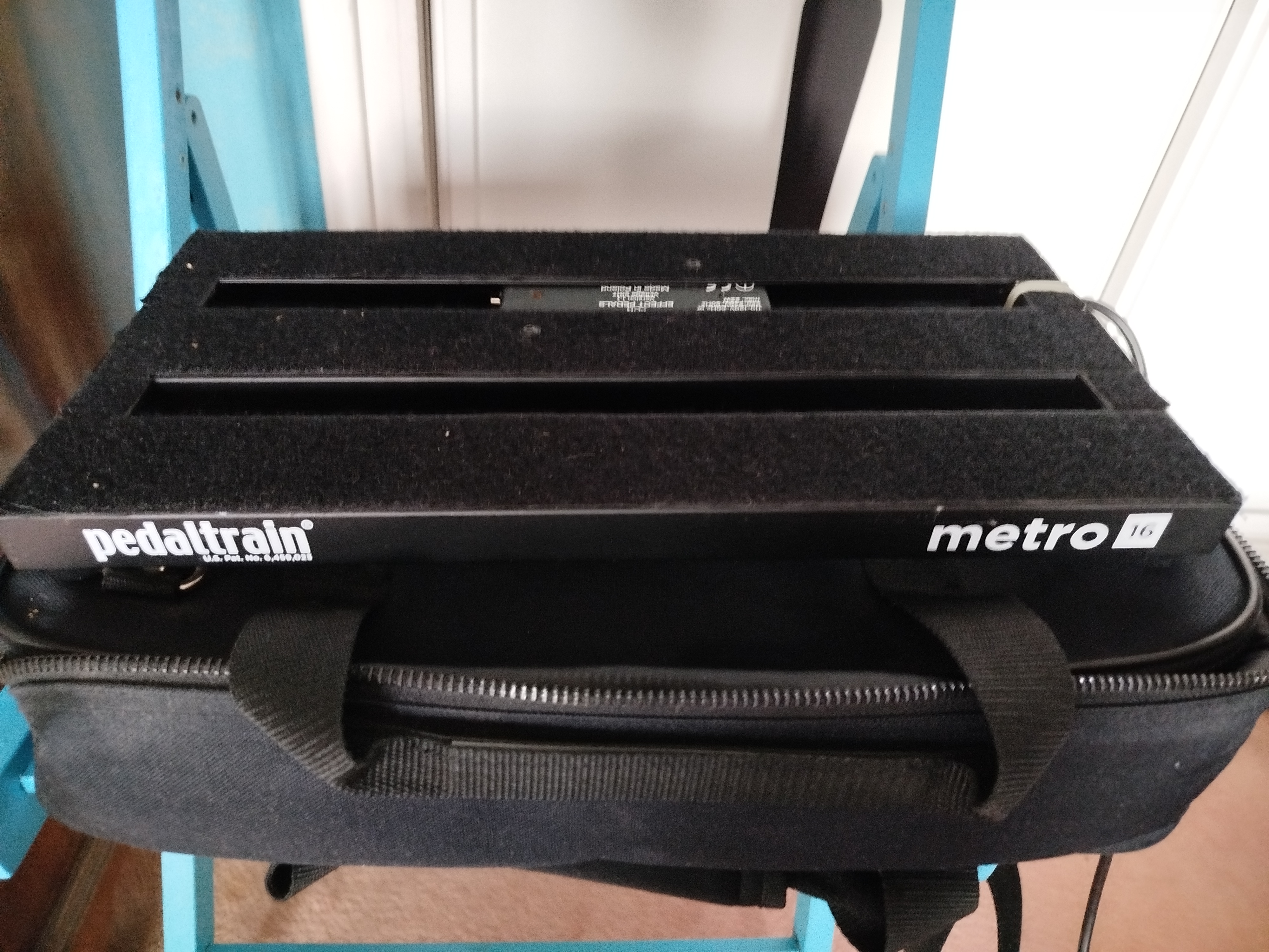 PEDALTRAIN METRO 16 + ALIM CIOKS DC5 link + cables
