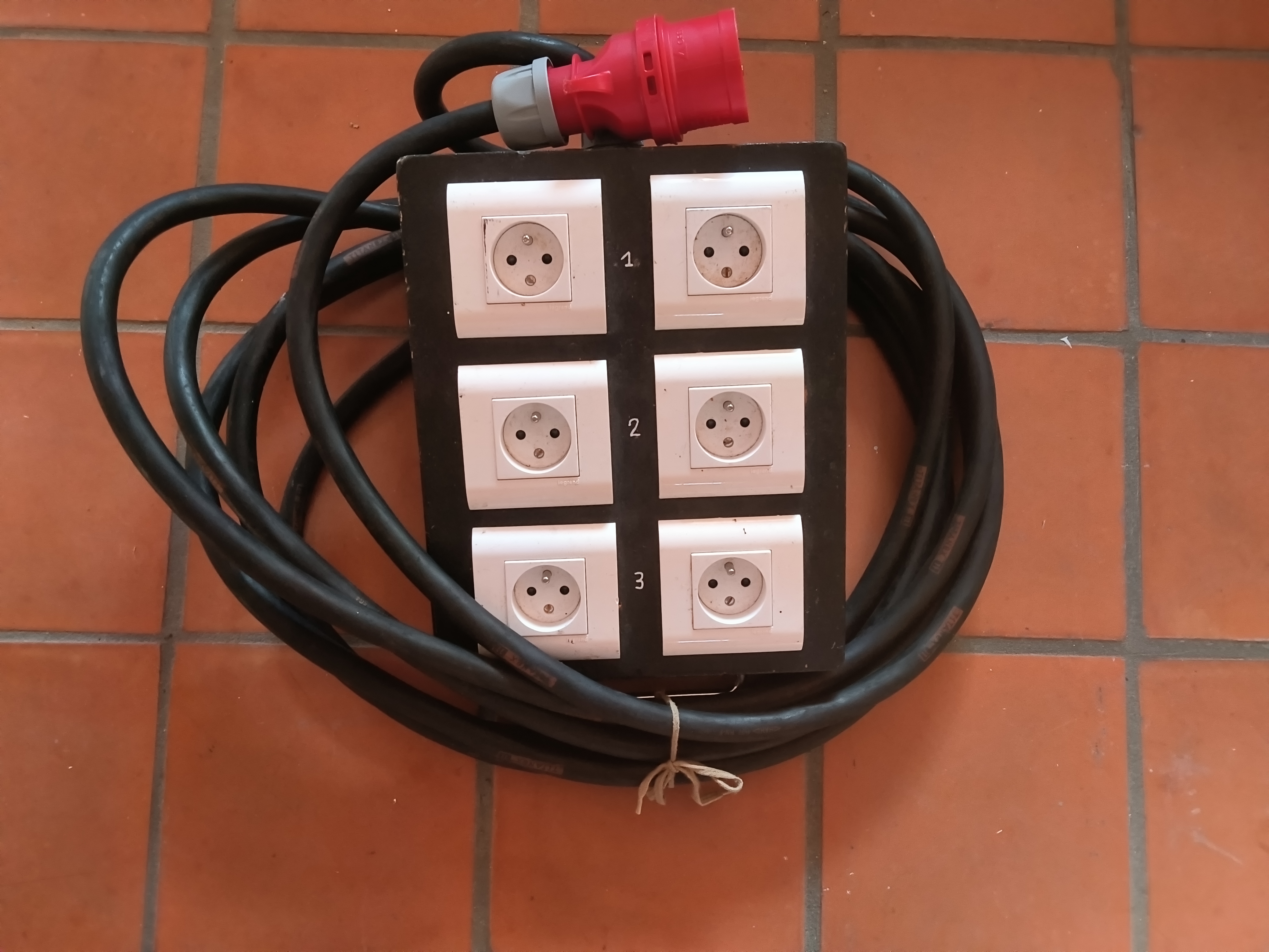 Distributeur tri