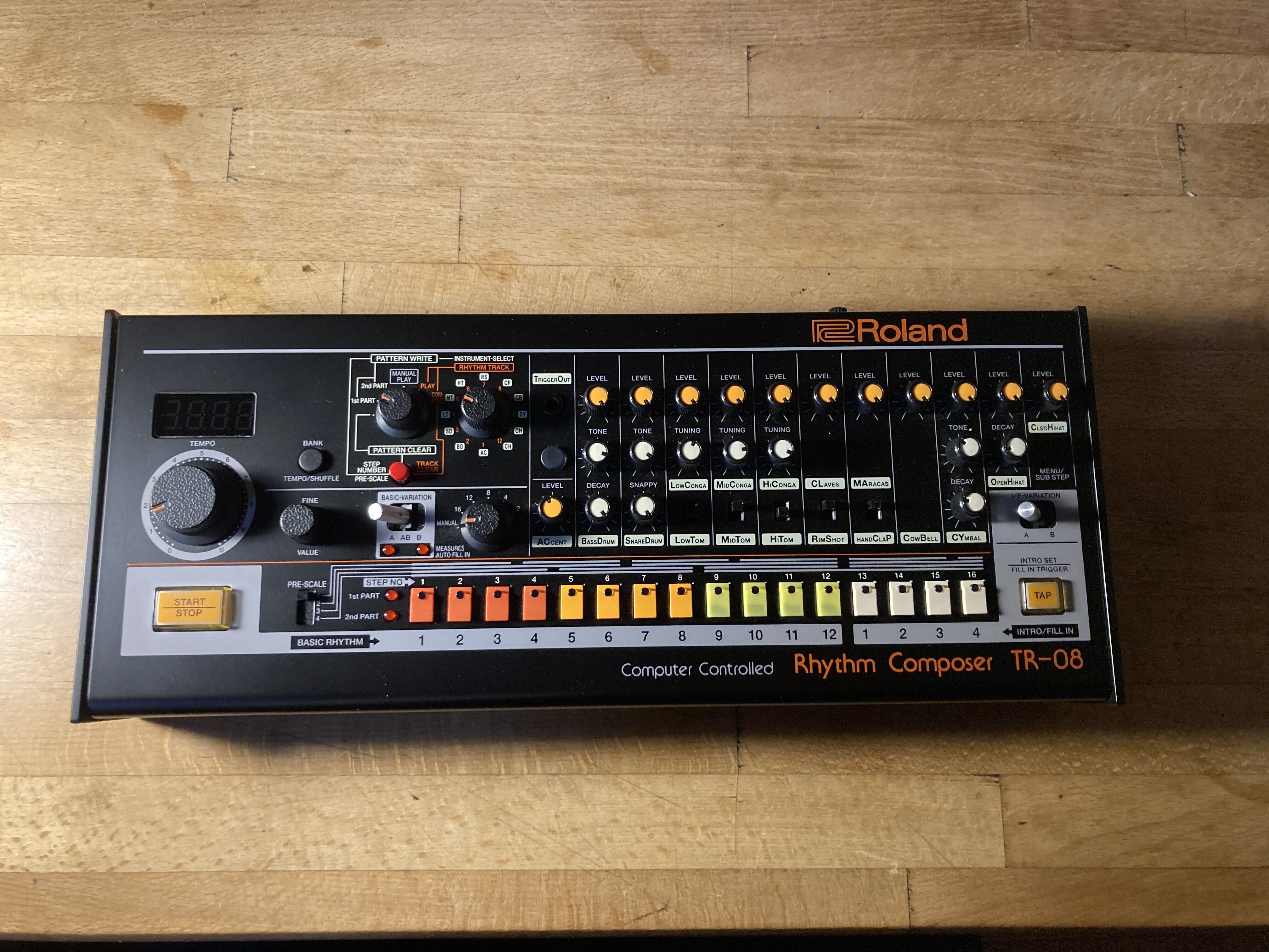 Vends Roland TR-08
