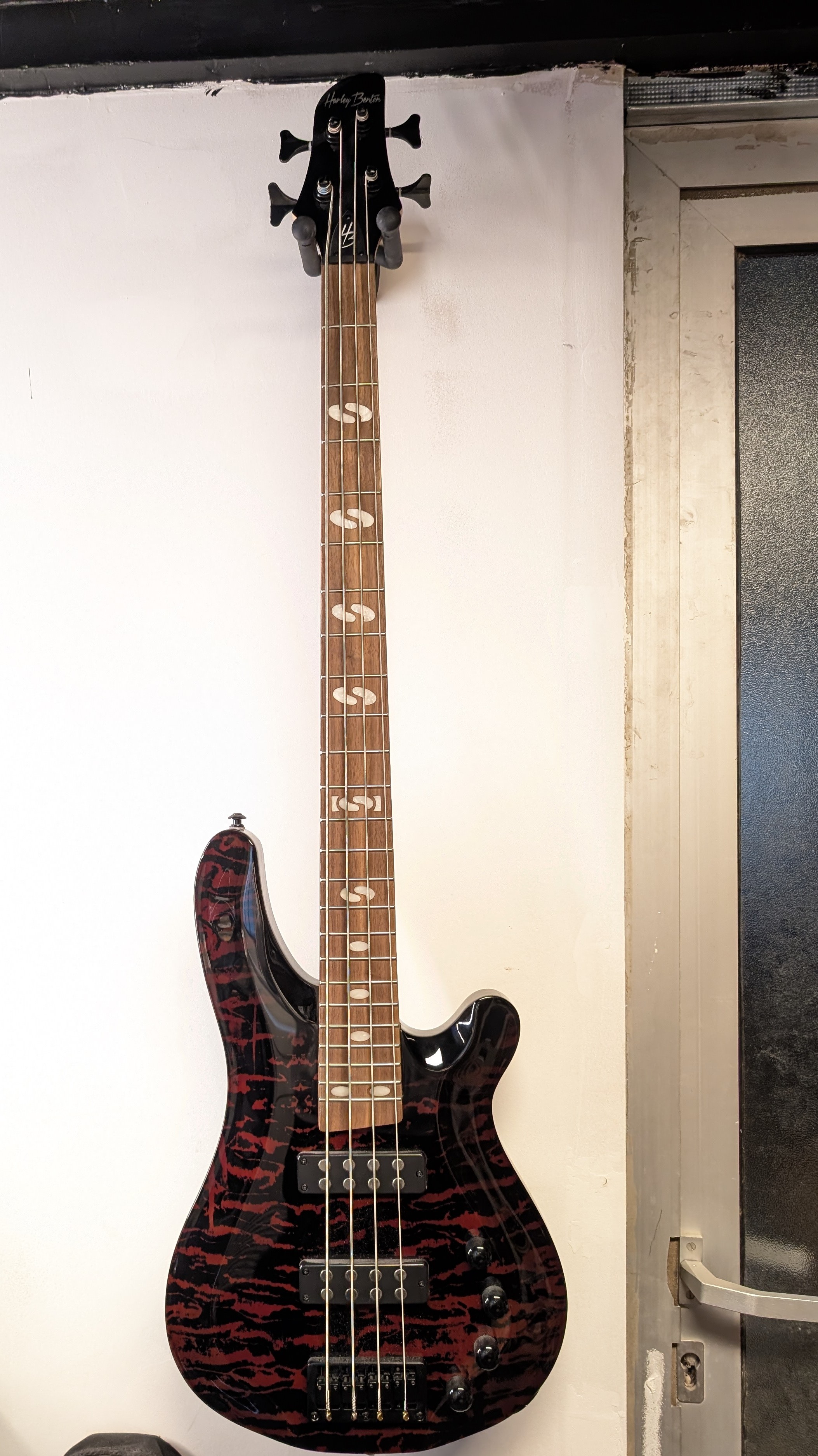 Vends basse Harley Benton active/passive