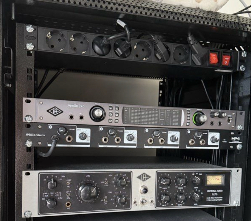 Vends Universal Audio 6176 excellent état SOUS GARANTIE peu utilisé 