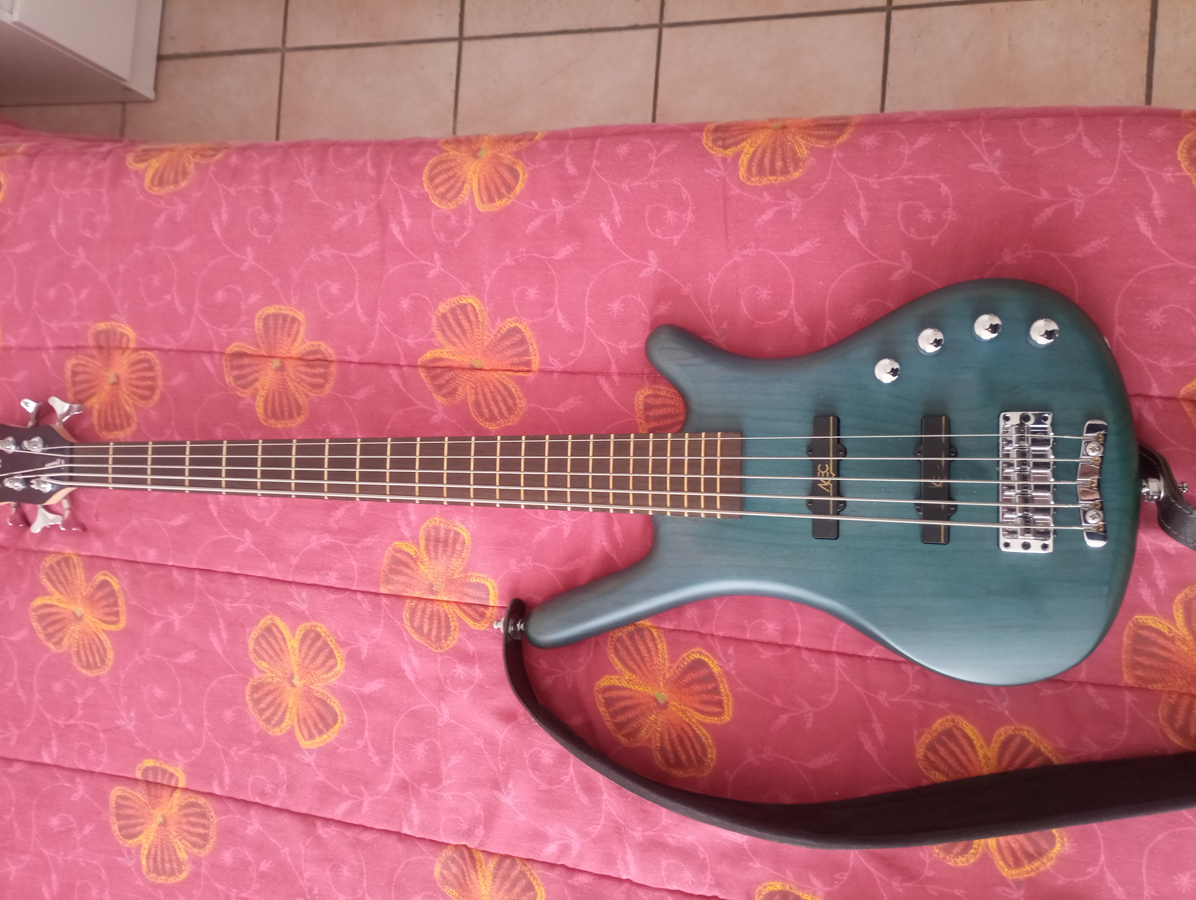 WARWICK RB CORVETTE 5 CORDES