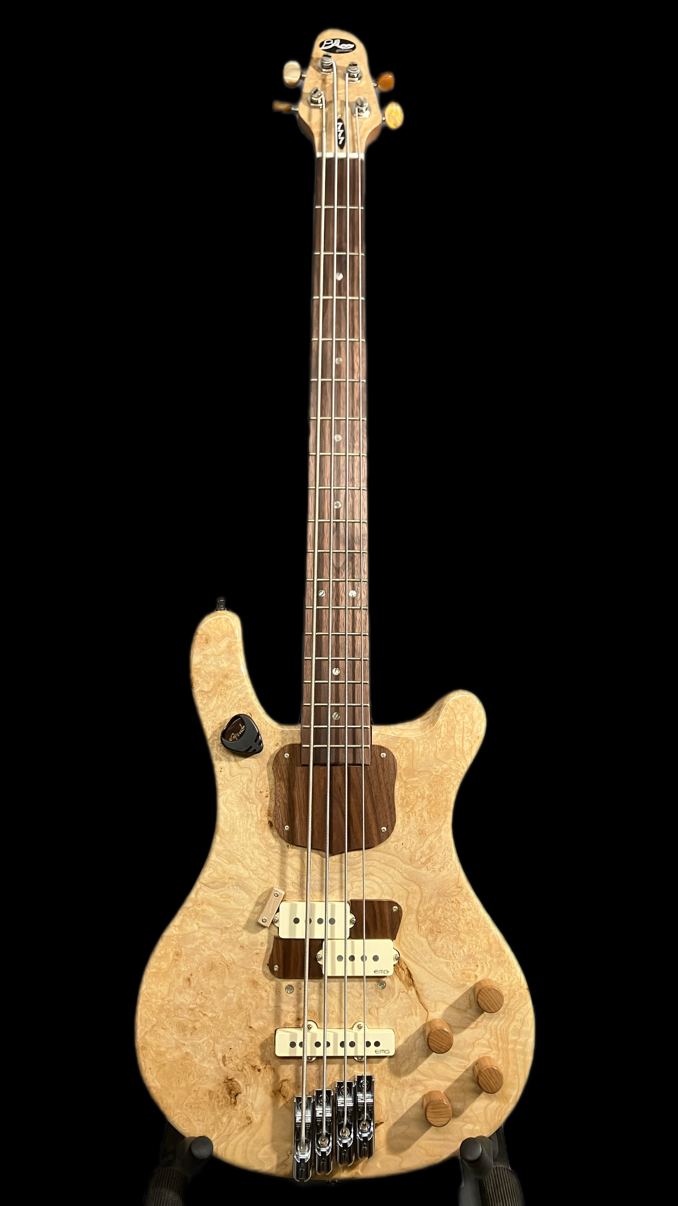 Guitare basse luthier	